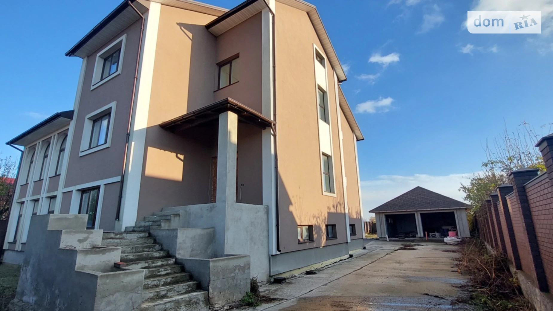 Продается дом на 3 этажа 527.76 кв. м с подвалом, цена: 800000 $ - фото 2