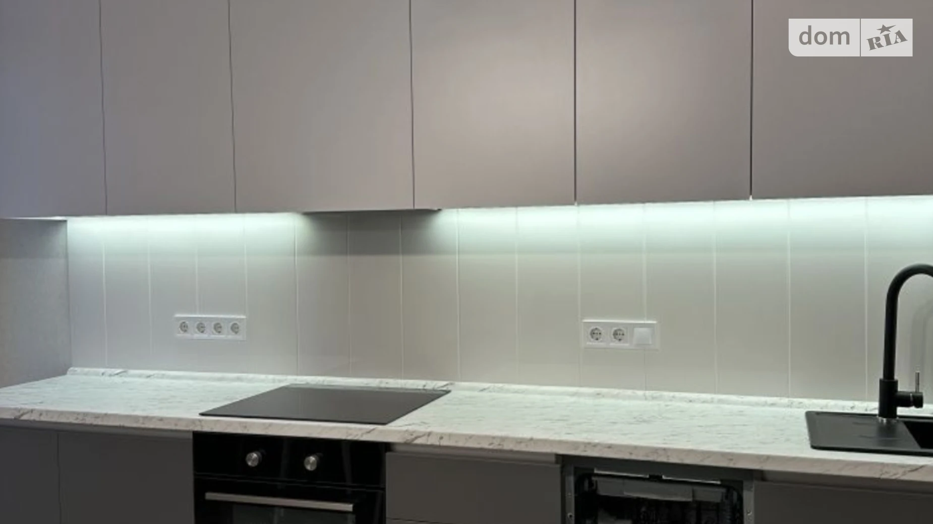 Сдается в аренду 1-комнатная квартира 62 кв. м в Одессе, плато Аркадийское(Гагаринское), 9 - фото 2