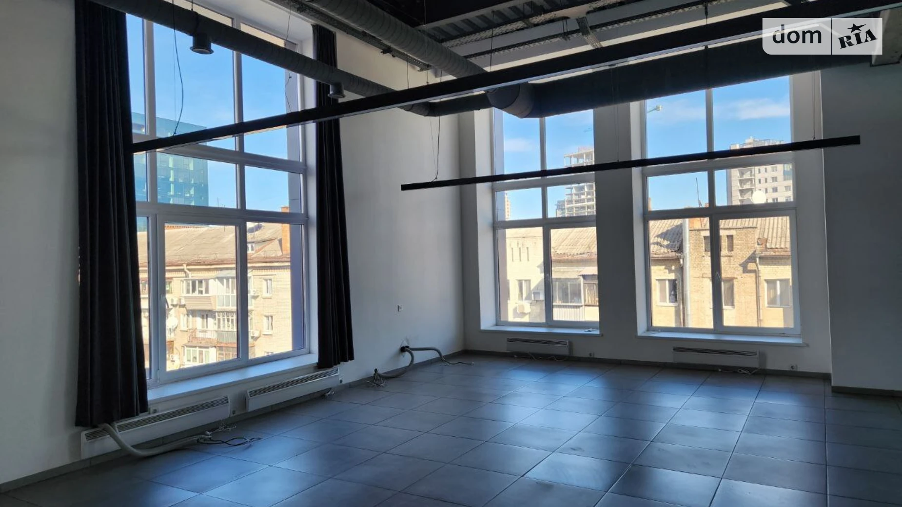 Сдается в аренду офис 300 кв. м в бизнес-центре, цена: 2400 $ - фото 3