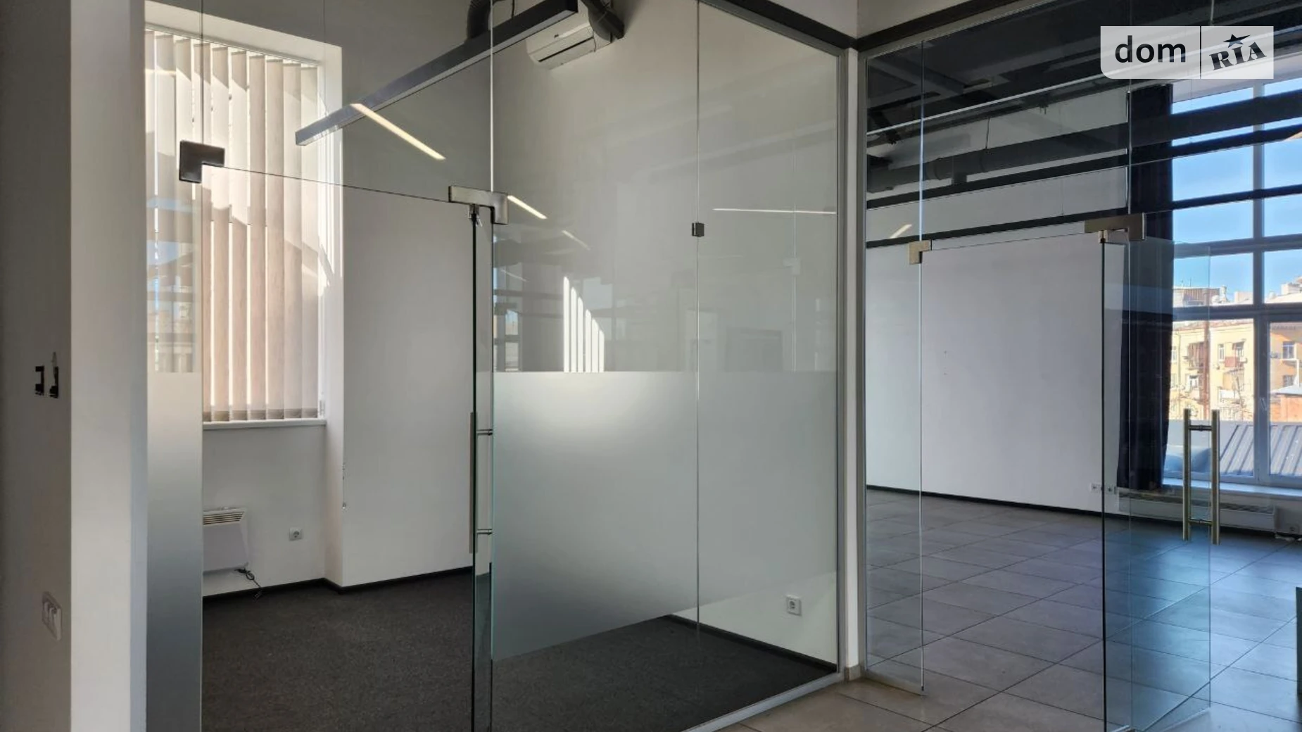 Сдается в аренду офис 300 кв. м в бизнес-центре, цена: 2400 $ - фото 4