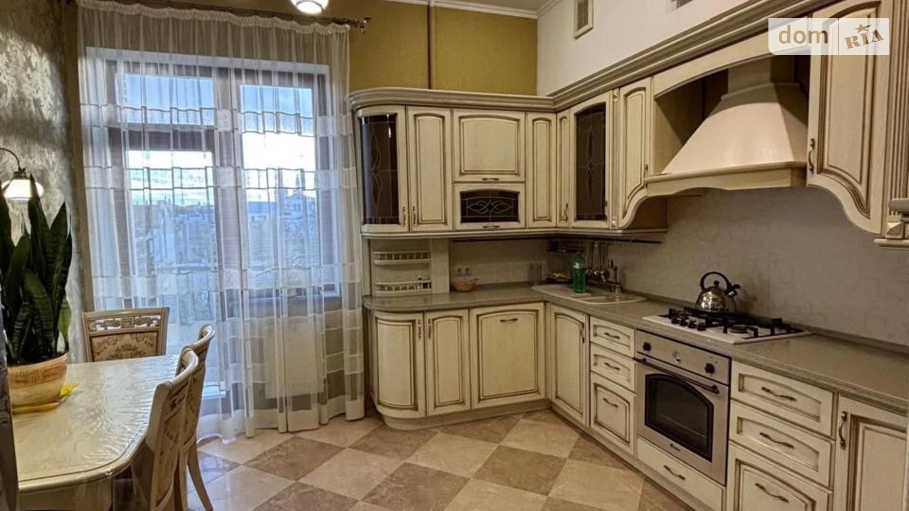 Сдается в аренду 3-комнатная квартира 105 кв. м в Львове, ул. Черниговская, 23А - фото 2