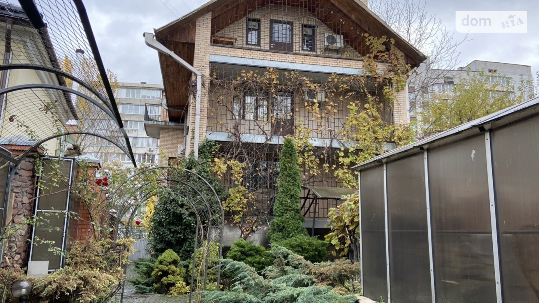 Продается дом на 3 этажа 407.9 кв. м с подвалом, цена: 630000 $ - фото 2