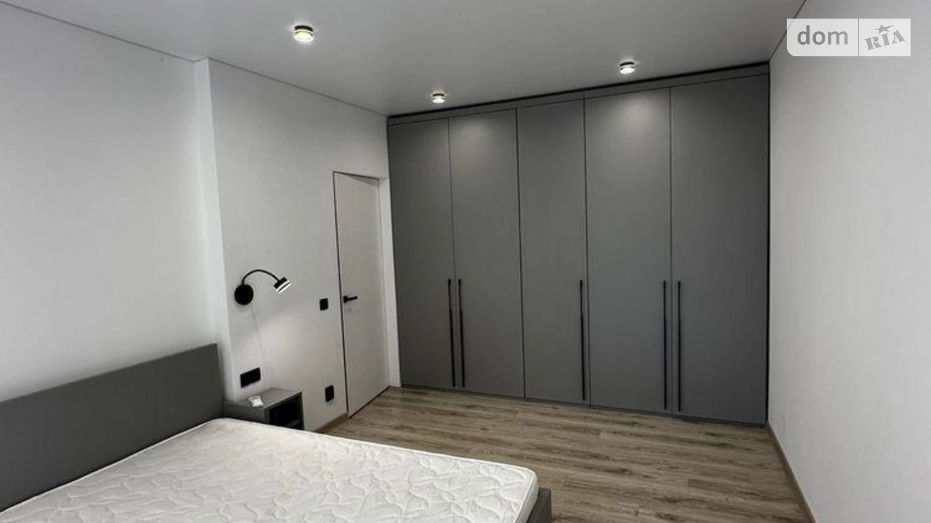 Продается 1-комнатная квартира 44.8 кв. м в Ужгороде, ул. Климента Тимирязева, 18 - фото 2