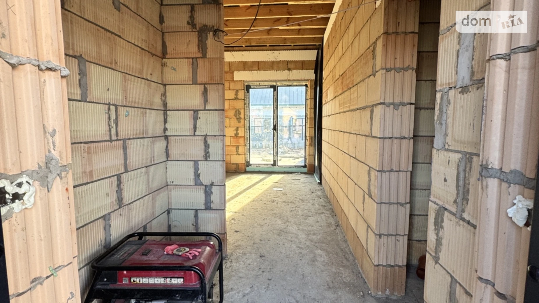 Продается одноэтажный дом 130 кв. м с камином, цена: 93000 $ - фото 3