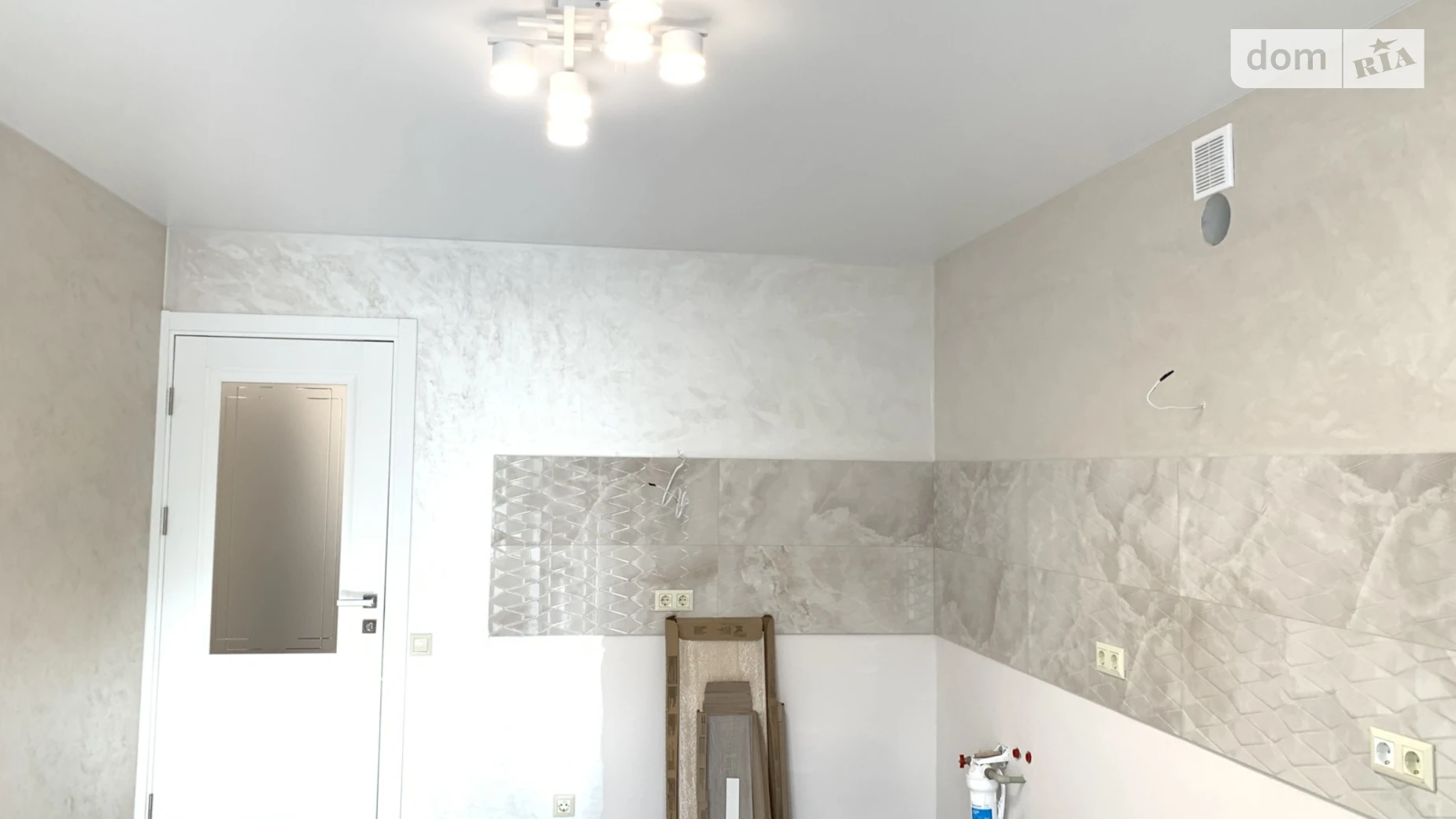 1-комнатная квартира 48 кв. м в Тернополе, ул. Черновецкая - фото 4