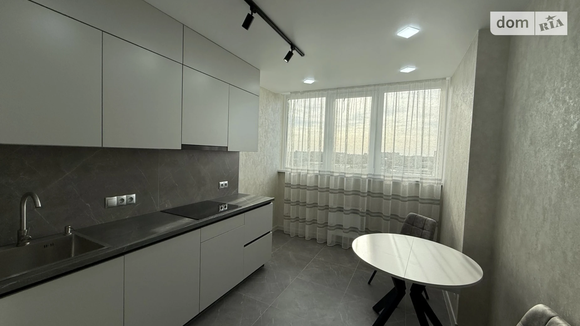 Продается 1-комнатная квартира 38.8 кв. м в Одессе, ул. Бугаевская - фото 2