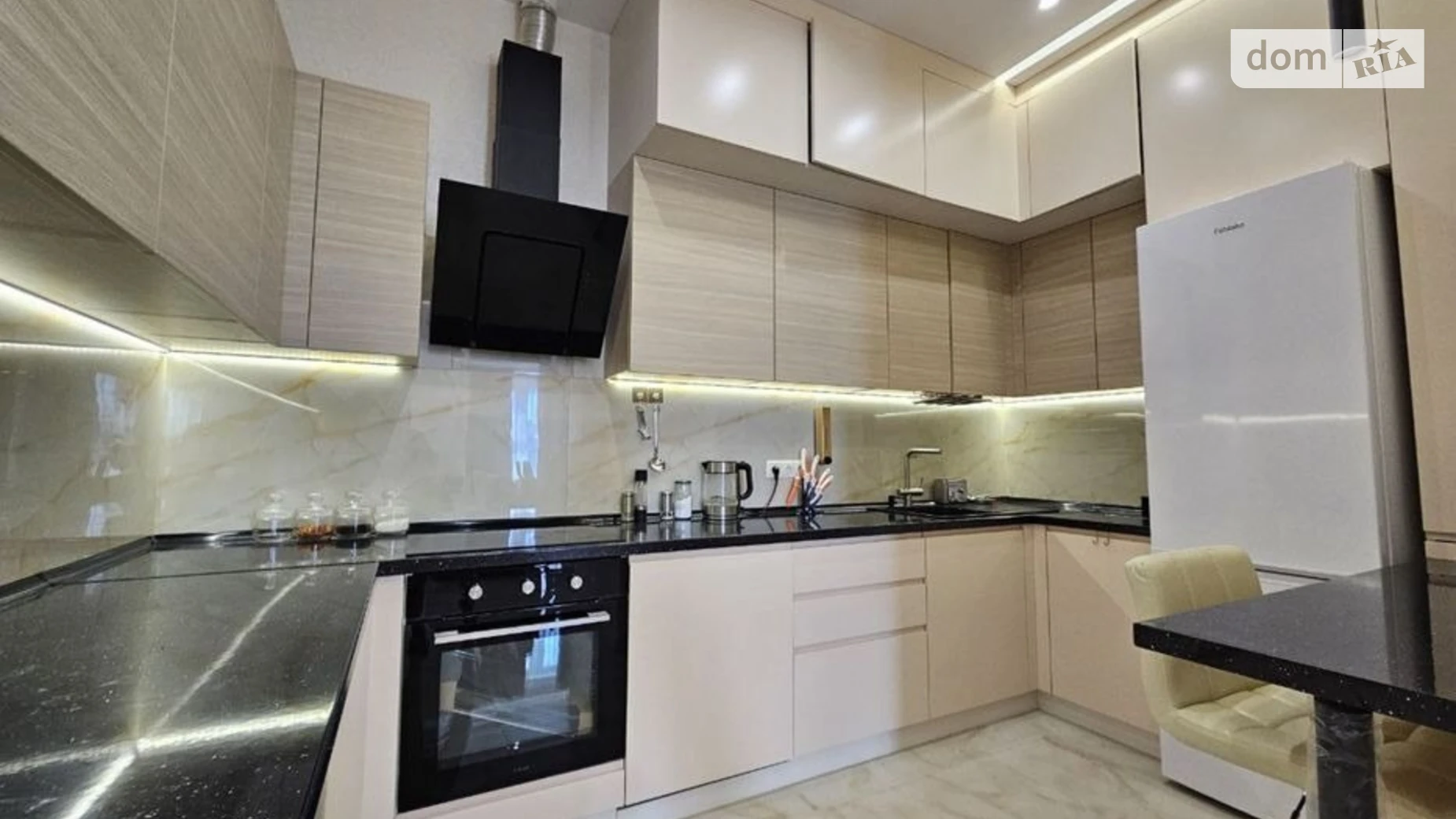 Сдается в аренду 4-комнатная квартира 140 кв. м в Днепре, просп. Яворницкого Дмитрия, 72 - фото 2