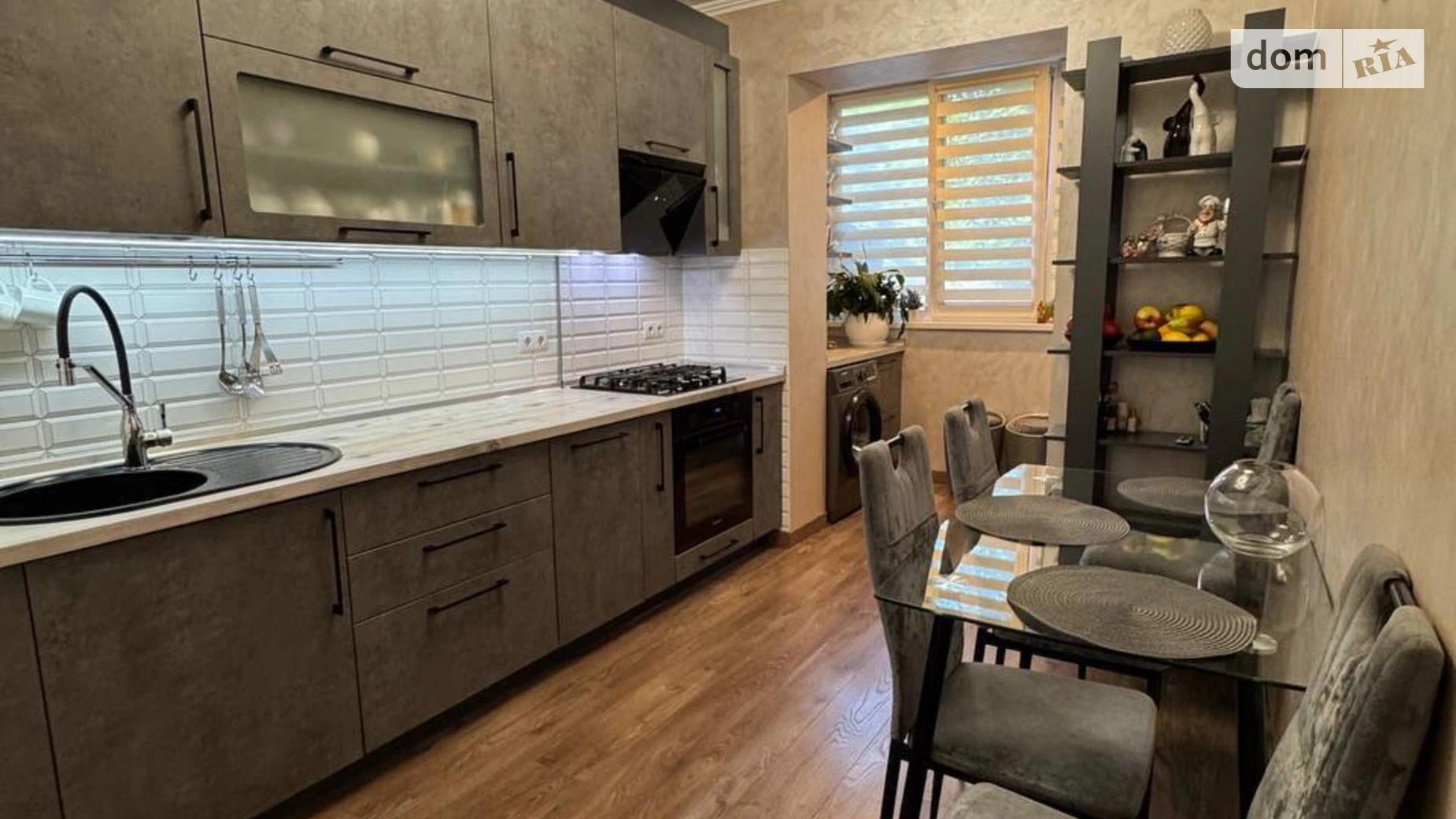 Продается 3-комнатная квартира 60.8 кв. м в Ровно, ул. Волынской Дивизии, 9 - фото 2