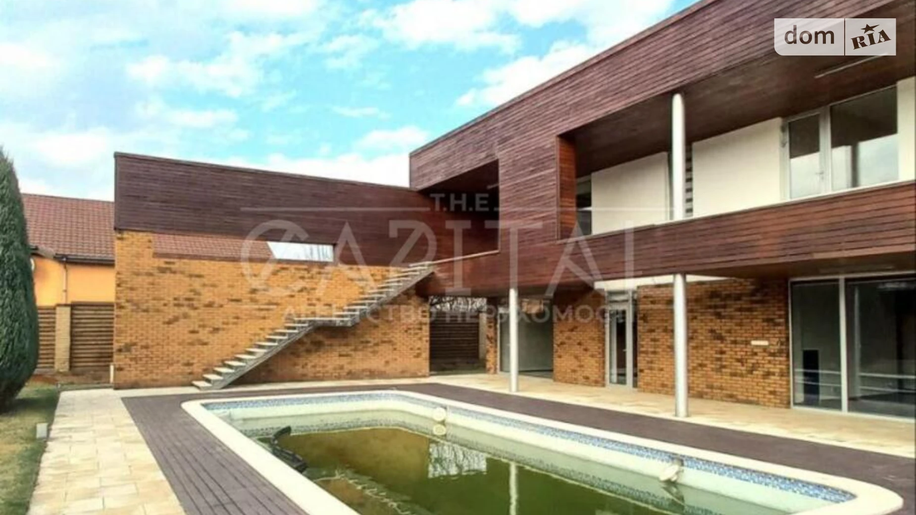 Продается дом на 2 этажа 297 кв. м с камином, цена: 420000 $ - фото 2