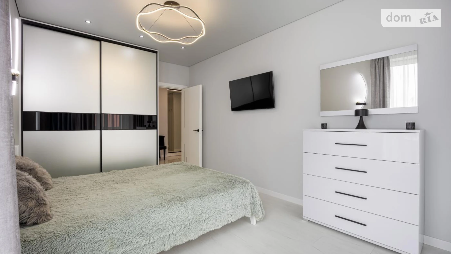 Продается 1-комнатная квартира 52.3 кв. м в Львове, цена: 145000 $ - фото 2