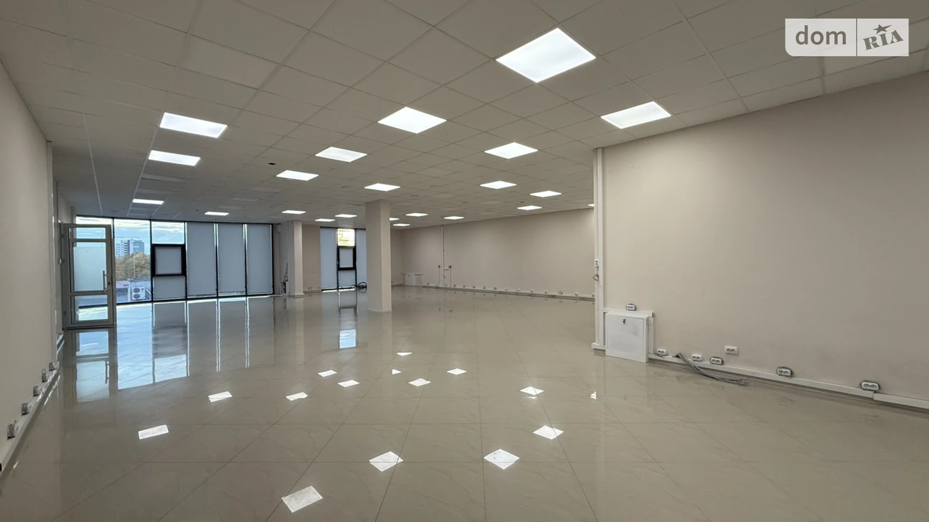 Сдается в аренду офис 335 кв. м в бизнес-центре, цена: 67000 грн - фото 2