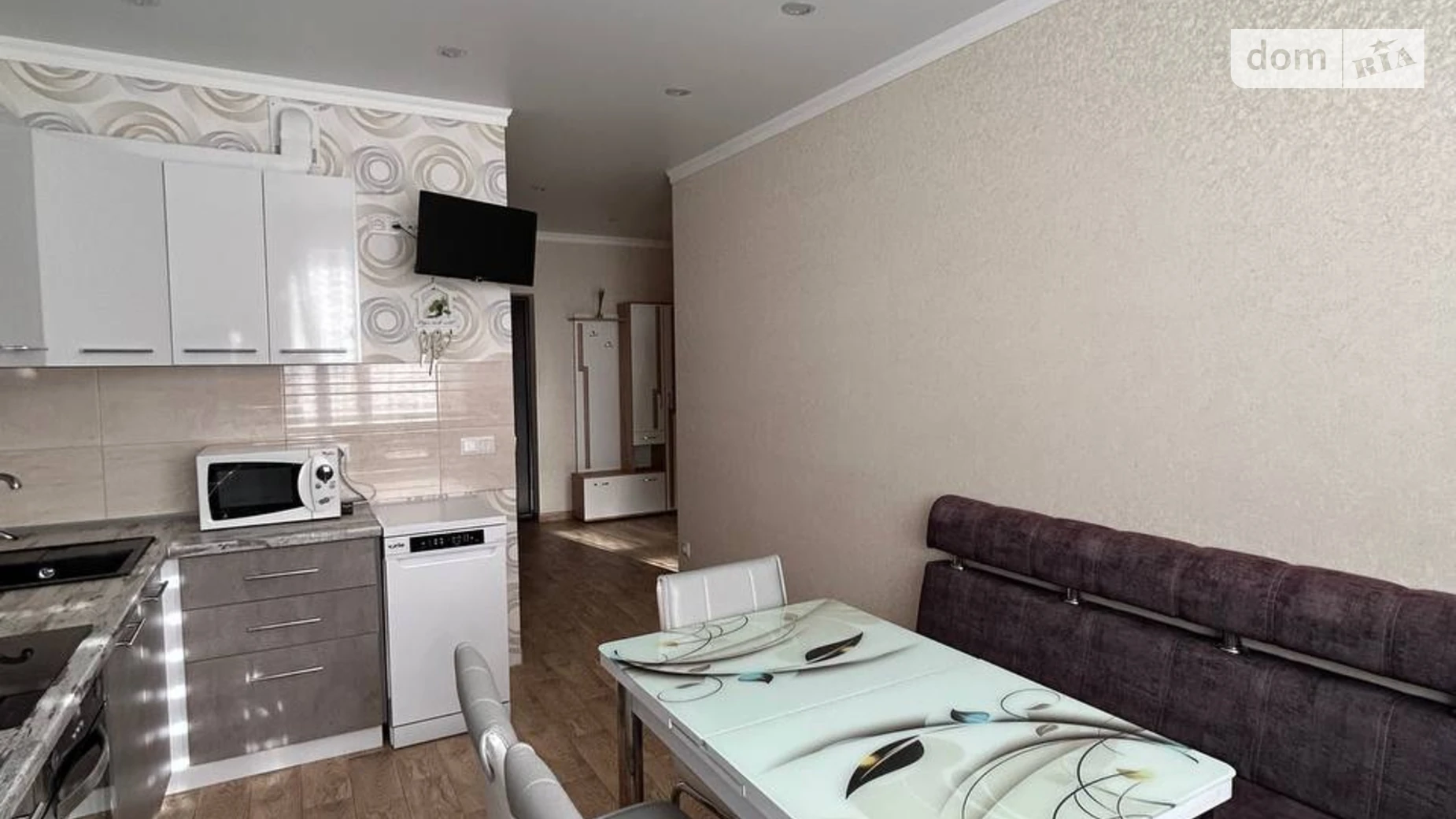 Продается 1-комнатная квартира 42 кв. м в Крыжановка, ул. Академика Сахарова, 3В - фото 2