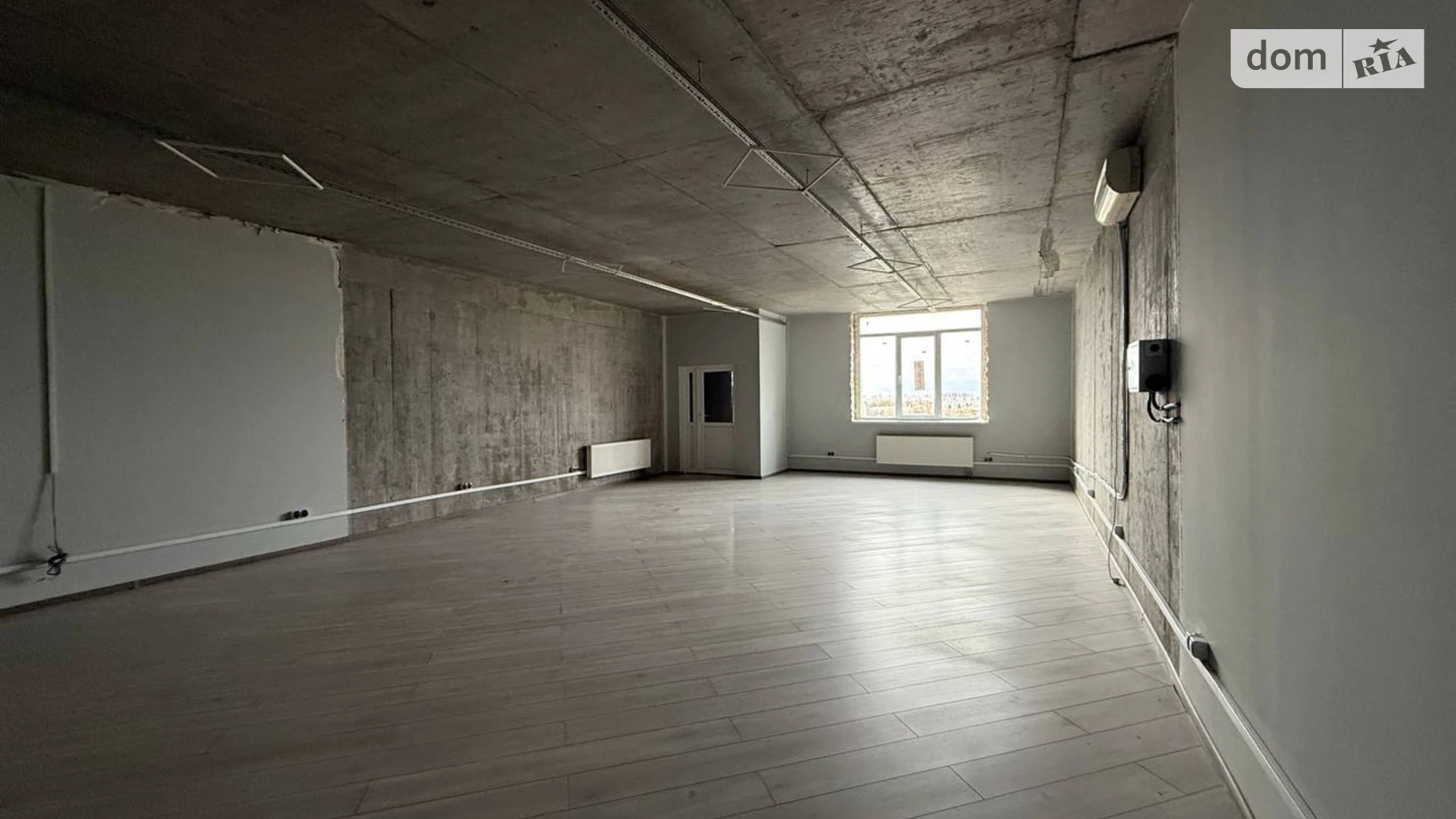 Сдается в аренду офис 76 кв. м в бизнес-центре, цена: 760 $ - фото 2