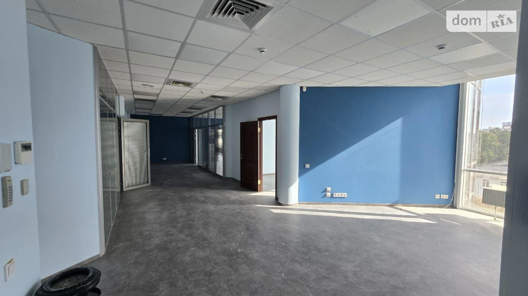 Сдается в аренду офис 300 кв. м в бизнес-центре, цена: 4800 $ - фото 5