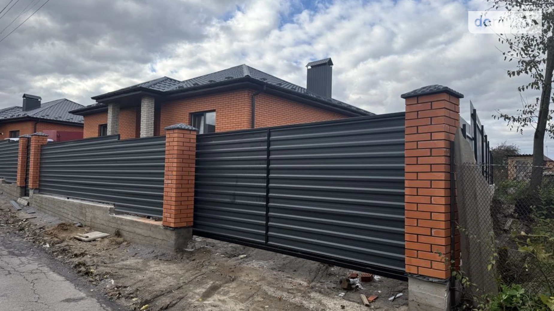 Продается одноэтажный дом 92 кв. м с гаражом, цена: 92000 $ - фото 2