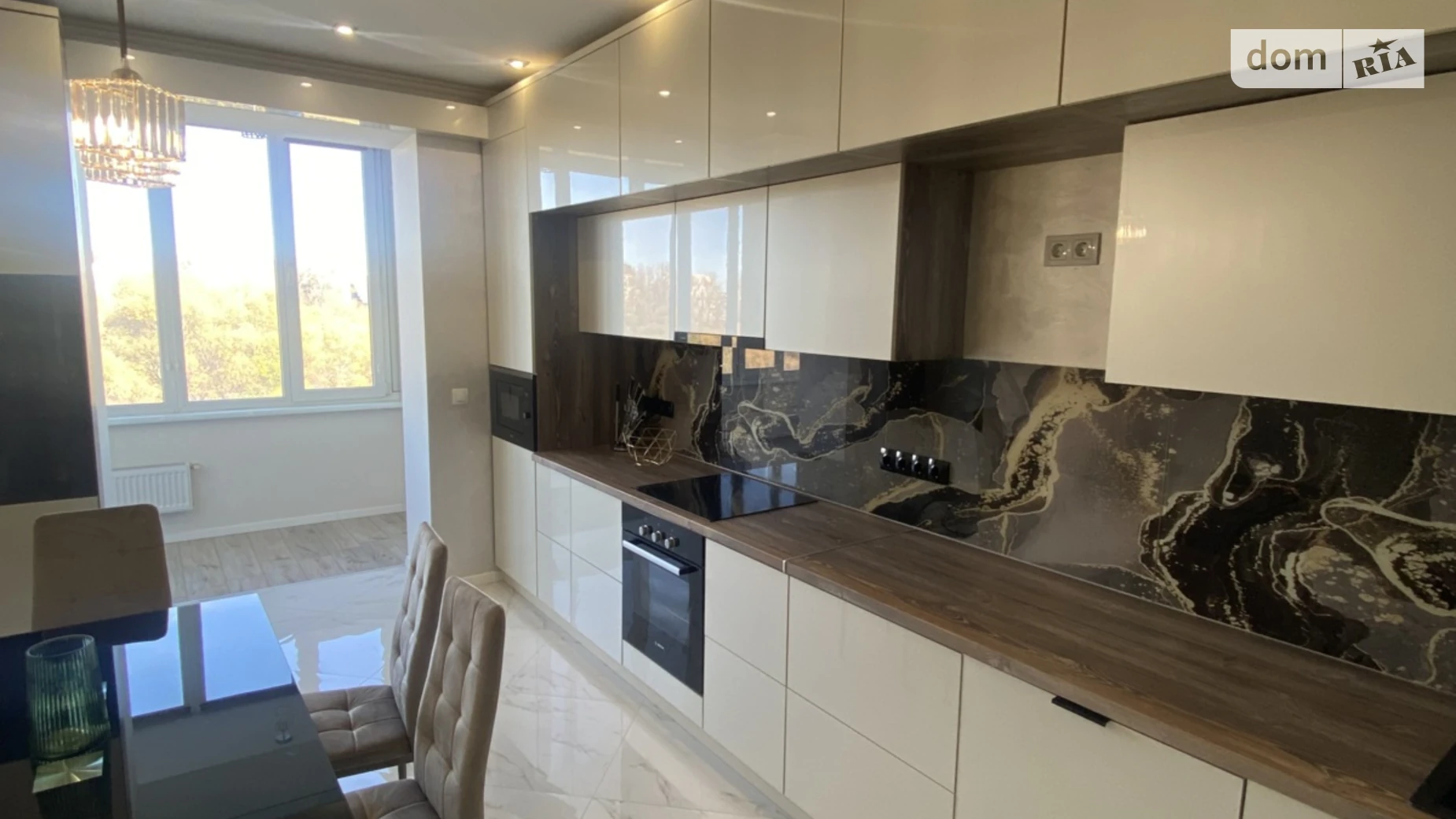 Продается 3-комнатная квартира 87.7 кв. м в Ивано-Франковске, ул. Надречная, 2 - фото 2