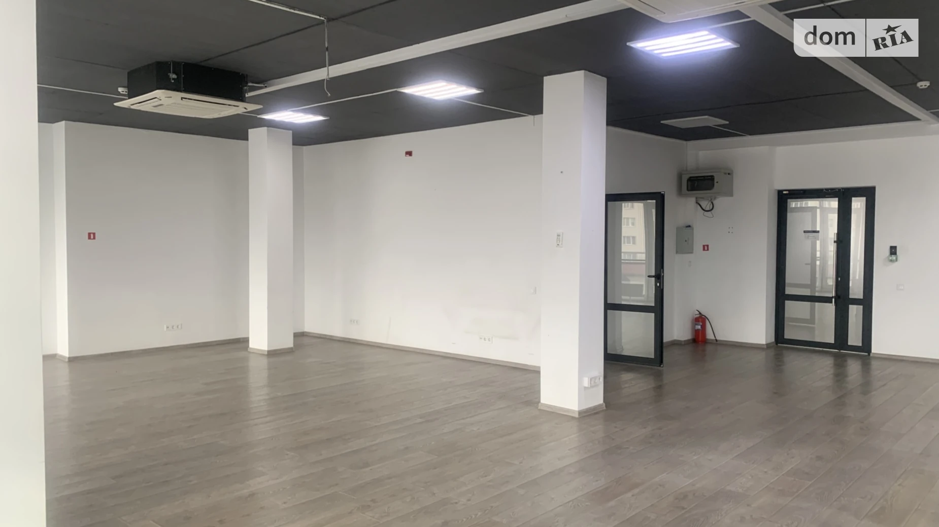 Здається в оренду офіс 130 кв. м в бізнес-центрі, цена: 1690 $ - фото 5