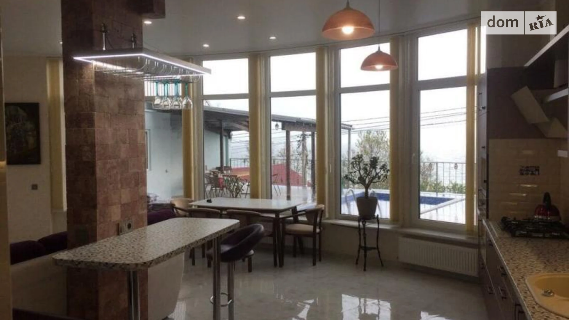 Продается дом на 3 этажа 300 кв. м с гаражом, цена: 240000 $ - фото 3