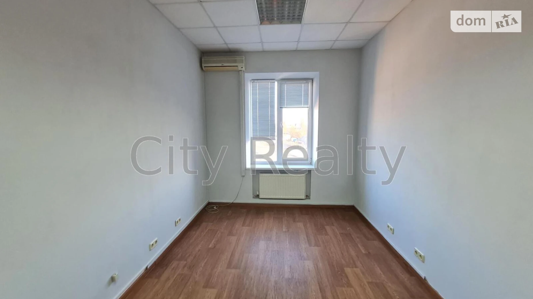 Сдается в аренду офис 67 кв. м в бизнес-центре, цена: 23115 грн - фото 3