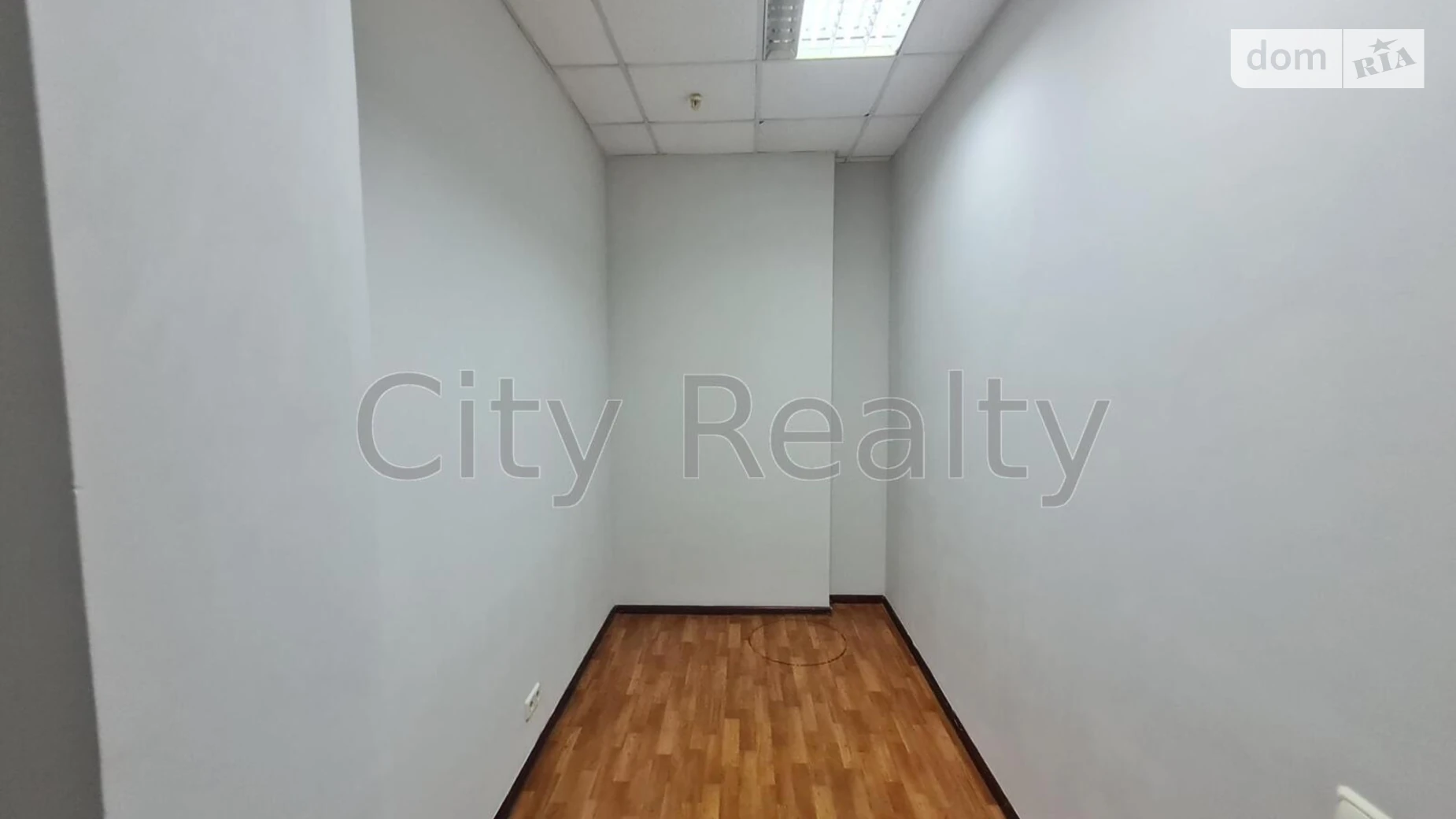 Сдается в аренду офис 67 кв. м в бизнес-центре, цена: 23115 грн - фото 5