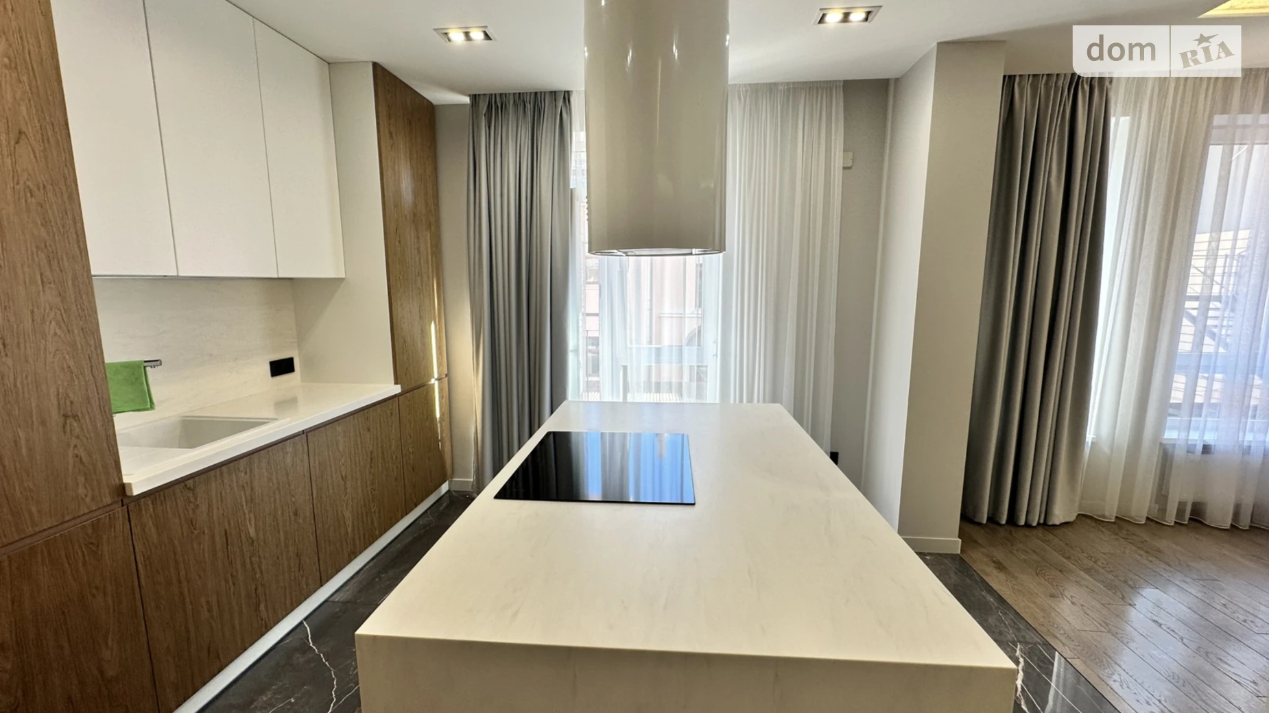 Сдается в аренду 1-комнатная квартира 65 кв. м в Львове, ул. Пекарская, 57Б - фото 3