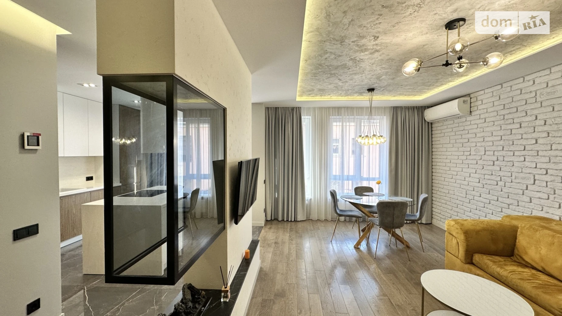 Сдается в аренду 1-комнатная квартира 65 кв. м в Львове, ул. Пекарская, 57Б - фото 2