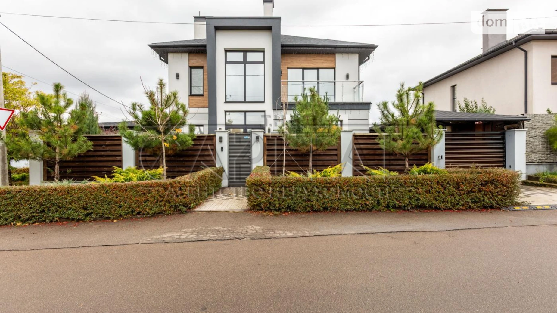 Продается дом на 3 этажа 260 кв. м с участком, цена: 500000 $ - фото 3