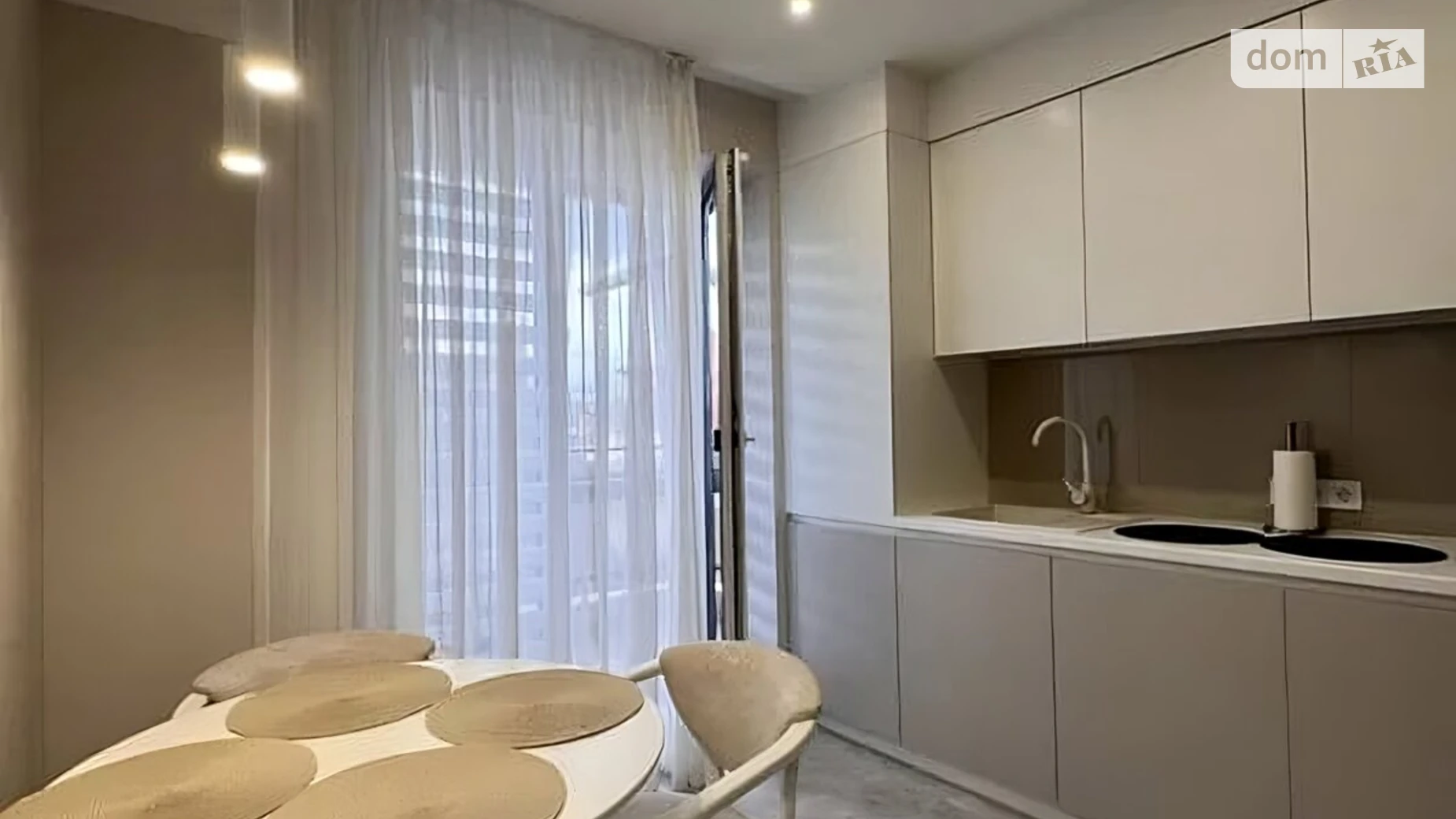 Продается 1-комнатная квартира 53.1 кв. м в Ужгороде, ул. Петра Линтура, 7 - фото 4