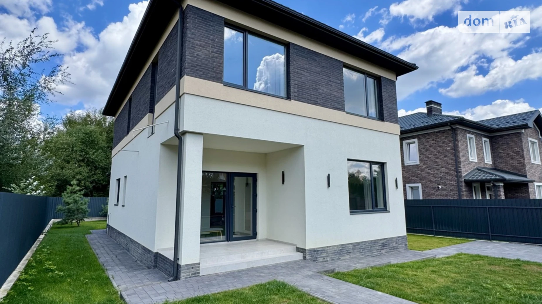 Продается дом на 2 этажа 188 кв. м с камином, цена: 360000 $ - фото 2