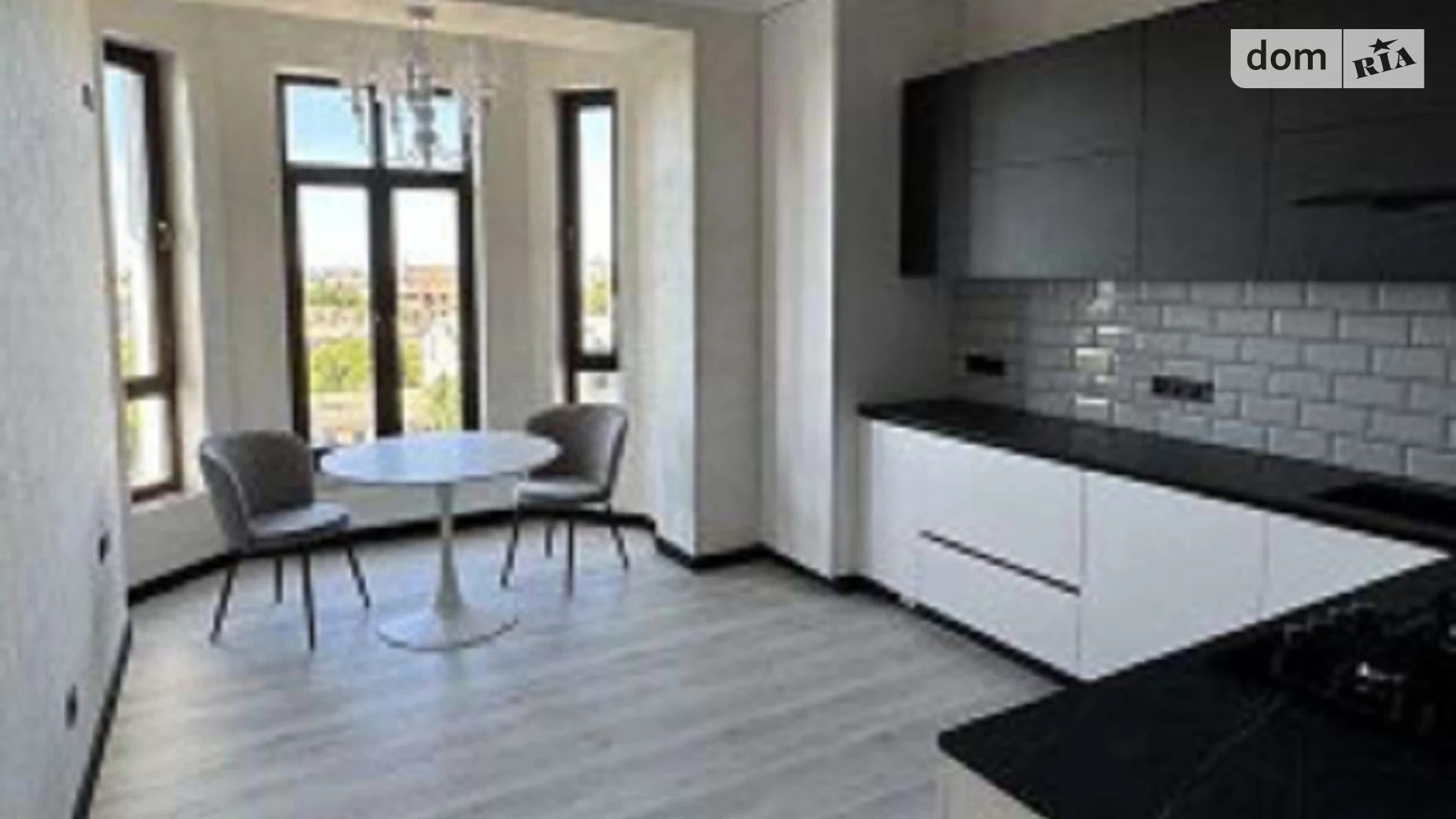 Продается 3-комнатная квартира 105.8 кв. м в Одессе, ул. Бориса Литвака, 9 - фото 2