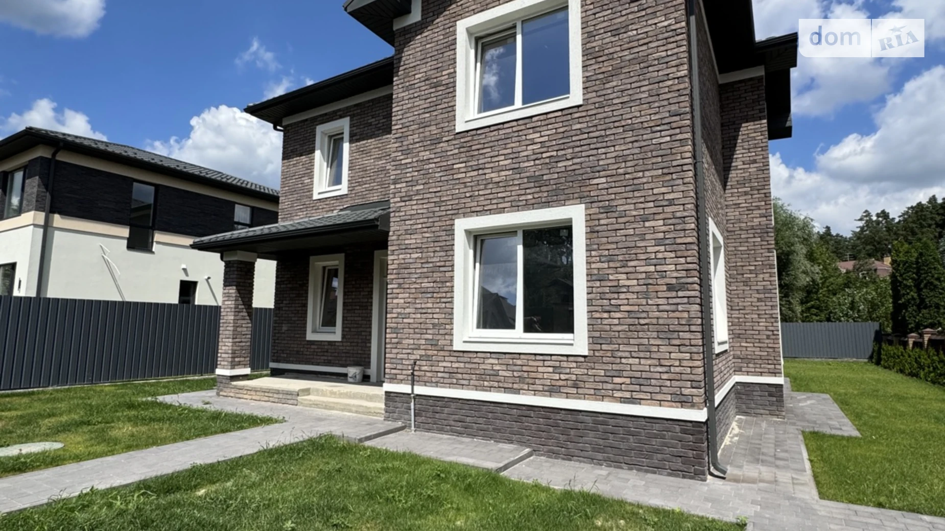 Продается дом на 2 этажа 213 кв. м с участком, цена: 280000 $ - фото 2