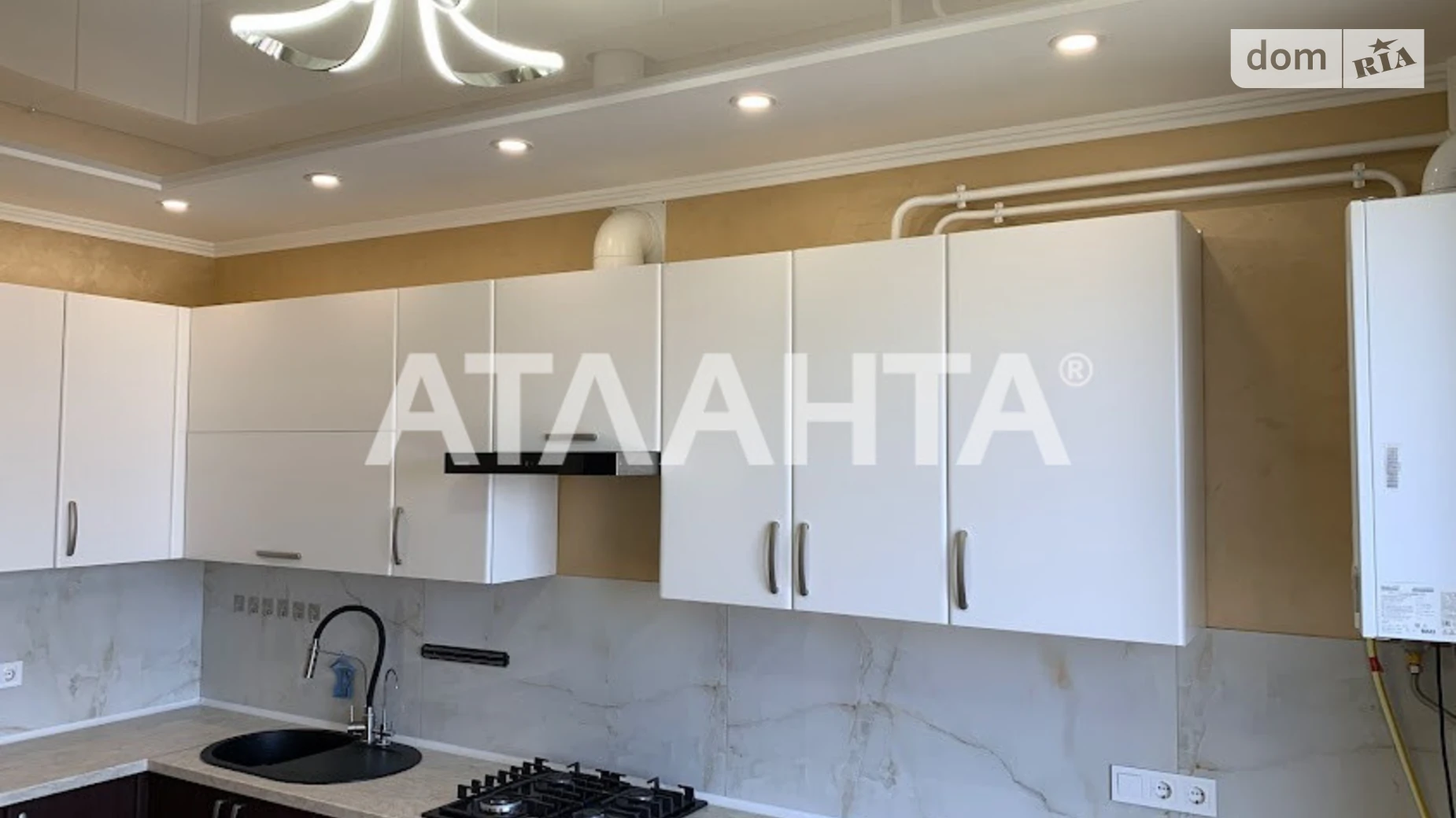 Продается 2-комнатная квартира 67.1 кв. м в Одессе, ул. Новосельского, 19А - фото 2