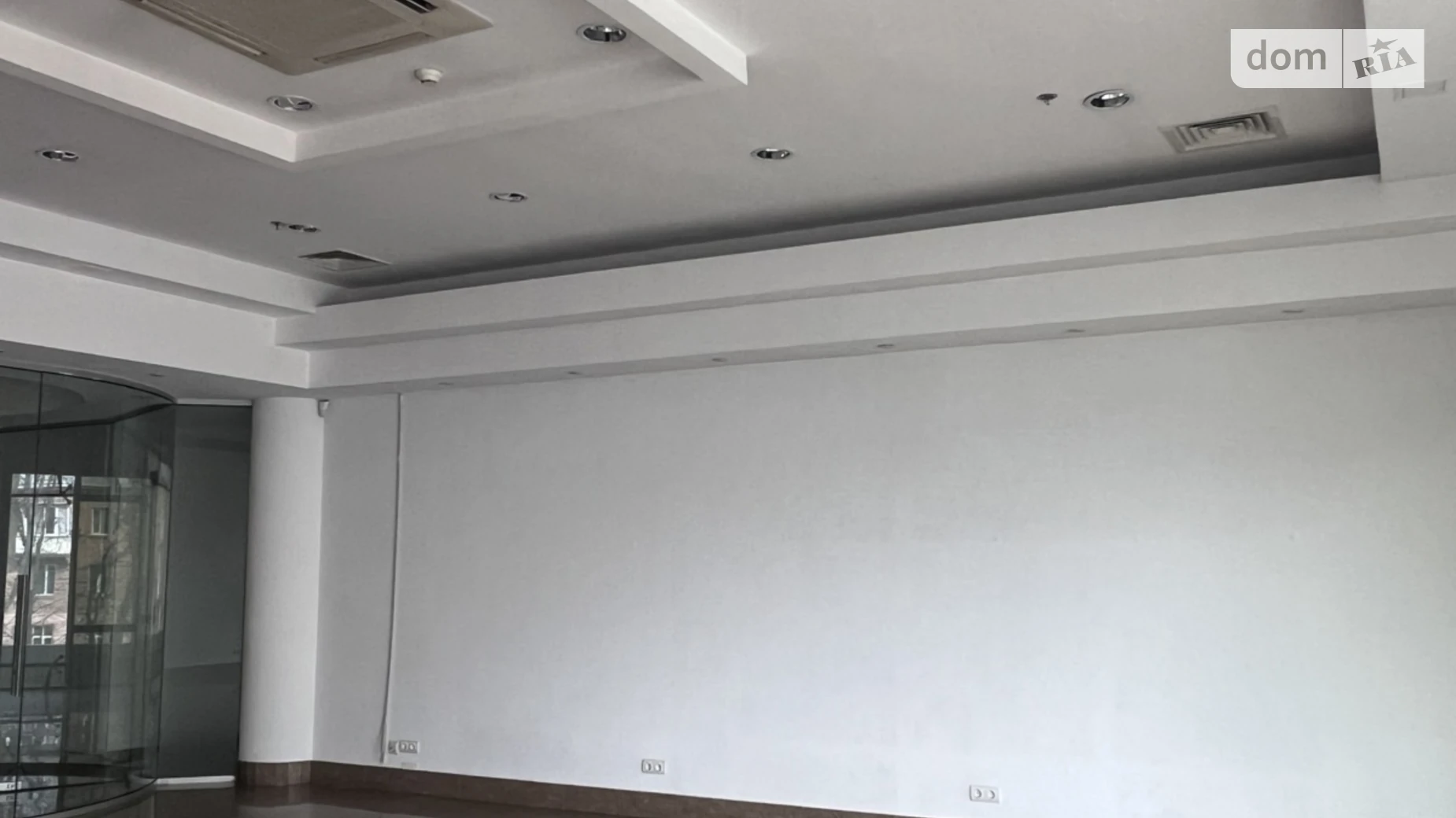 Сдается в аренду офис 57 кв. м в бизнес-центре, цена: 35340 грн - фото 4