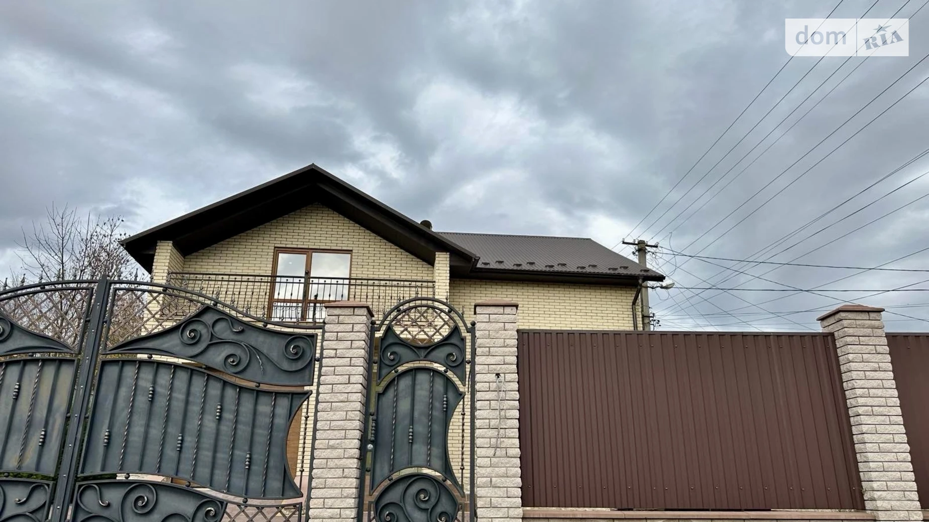 Продается дом на 2 этажа 190 кв. м с беседкой, цена: 220000 € - фото 3