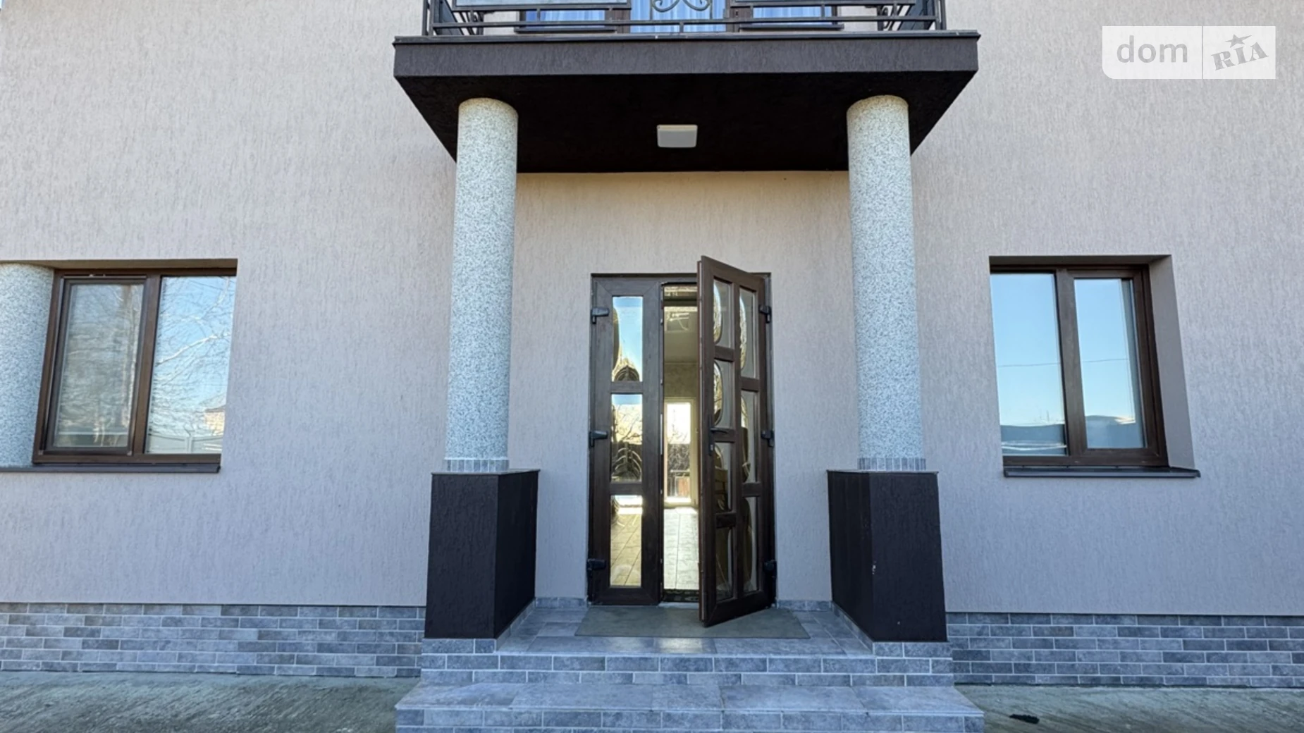 Сдается в аренду дом на 2 этажа 140 кв. м с садом, цена: 900 $ - фото 2