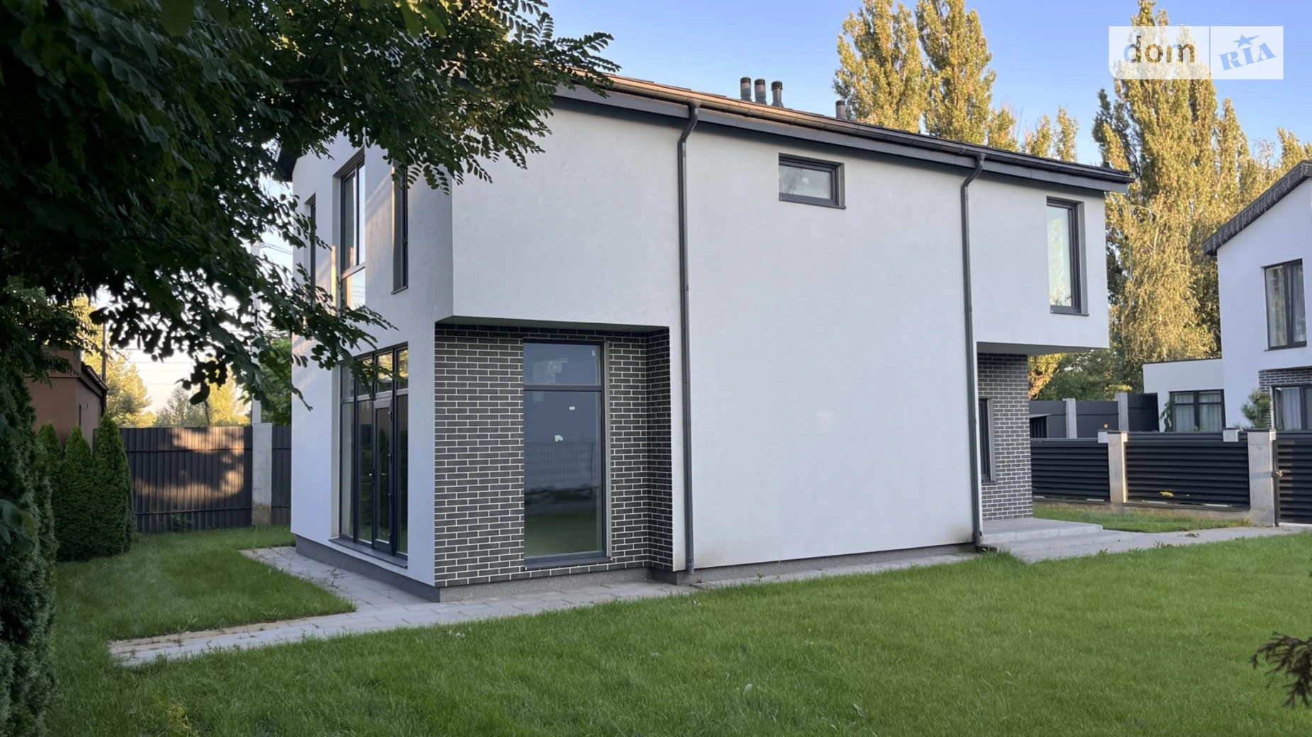 Продается дом на 2 этажа 148 кв. м с верандой, цена: 115000 $ - фото 2