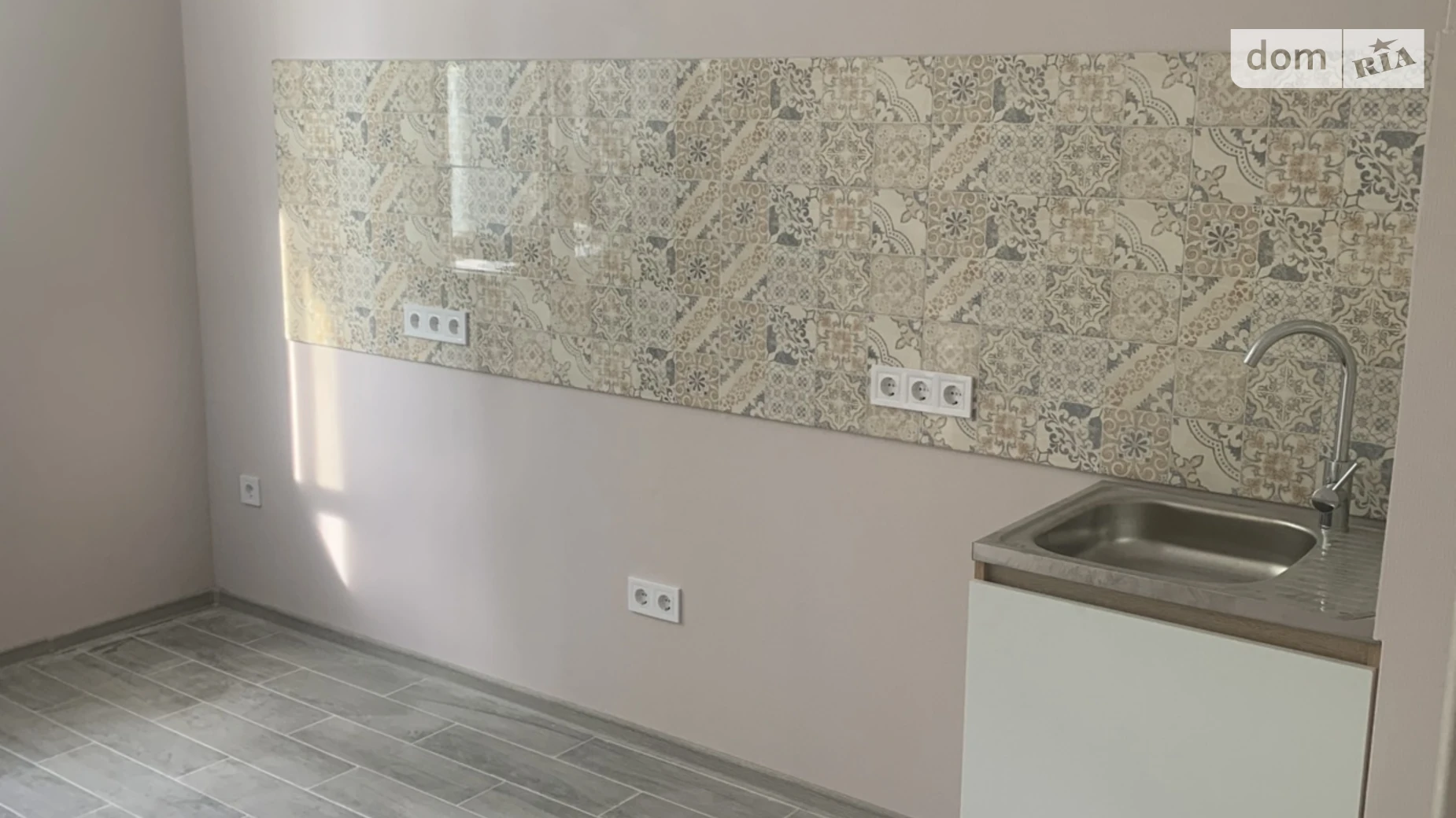 Продается 1-комнатная квартира 45 кв. м в Одессе, ул. Марсельская - фото 2