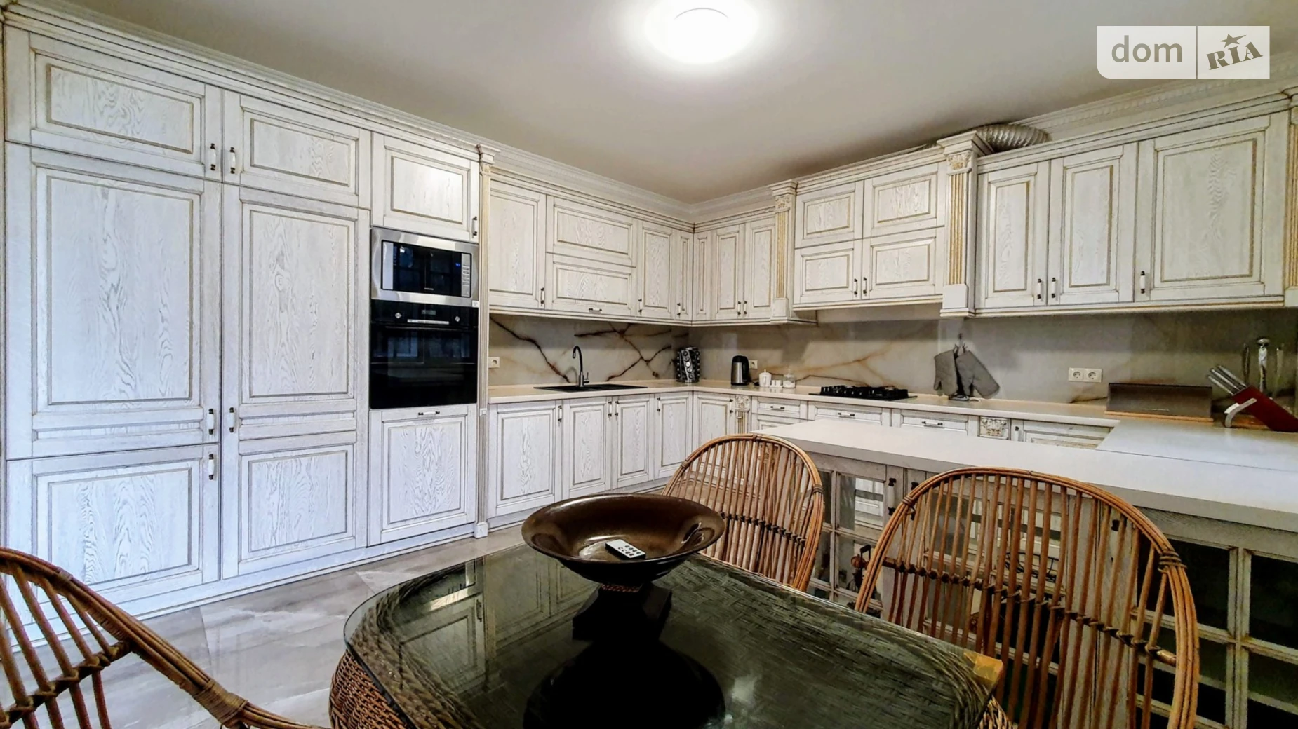 Сдается в аренду дом на 2 этажа 200 кв. м с участком, цена: 1000 $ - фото 3