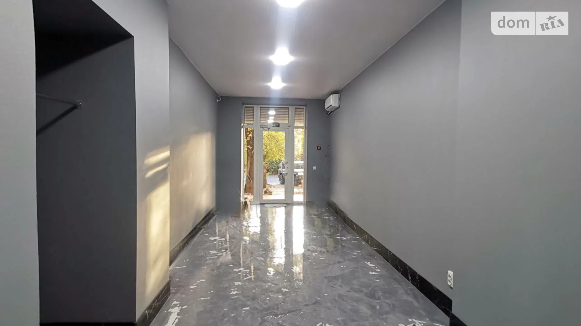 Сдается в аренду офис 52.8 кв. м в бизнес-центре, цена: 20000 грн - фото 2