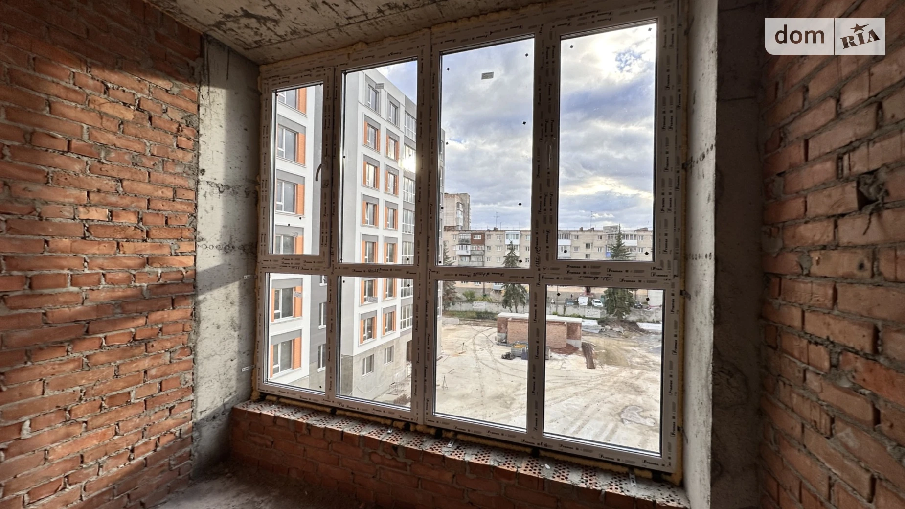 Продается 1-комнатная квартира 49 кв. м в Виннице, ул. Ивана Богуна, 27В - фото 2