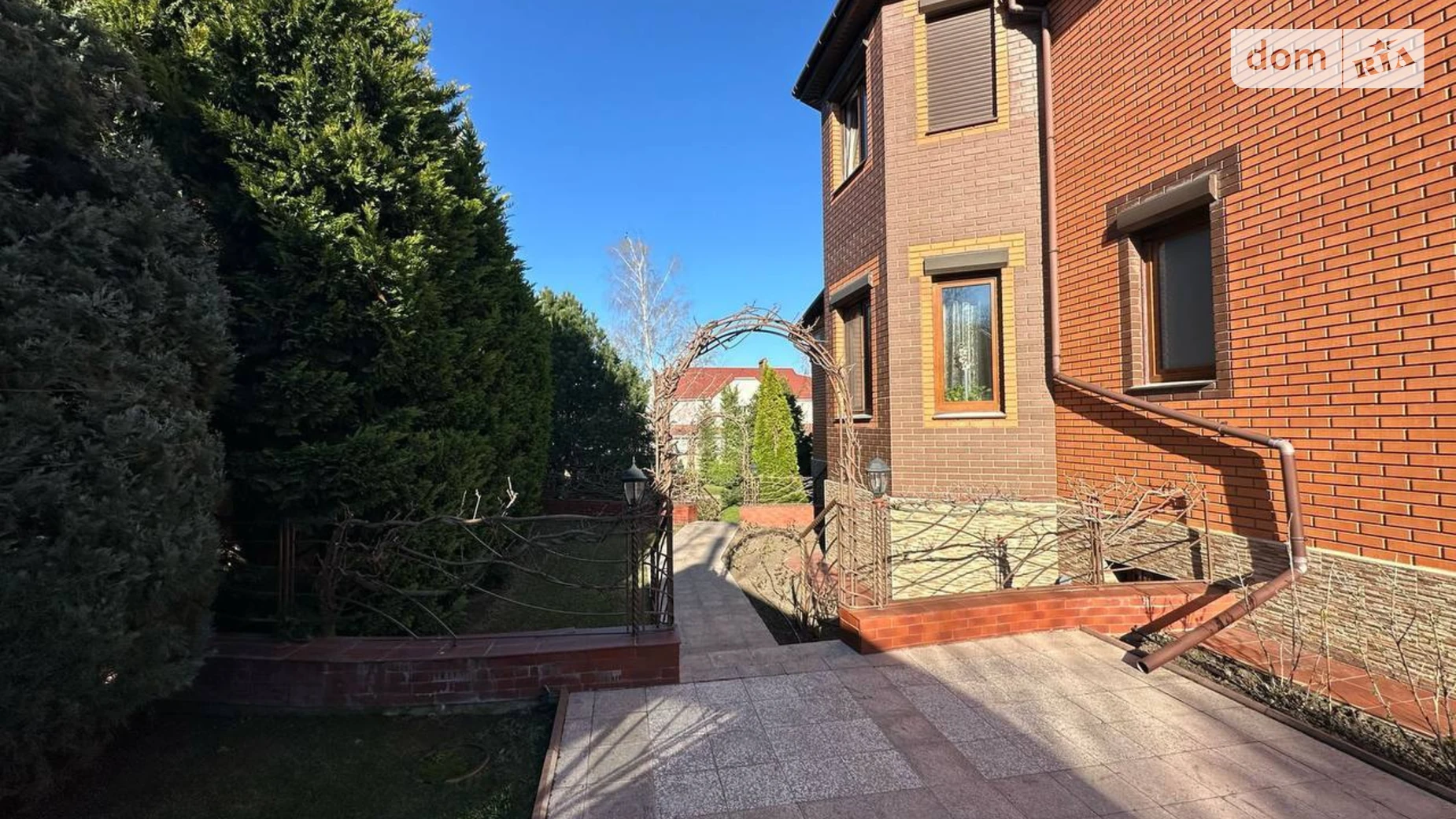 Продается дом на 2 этажа 350 кв. м с садом, цена: 350000 $ - фото 2