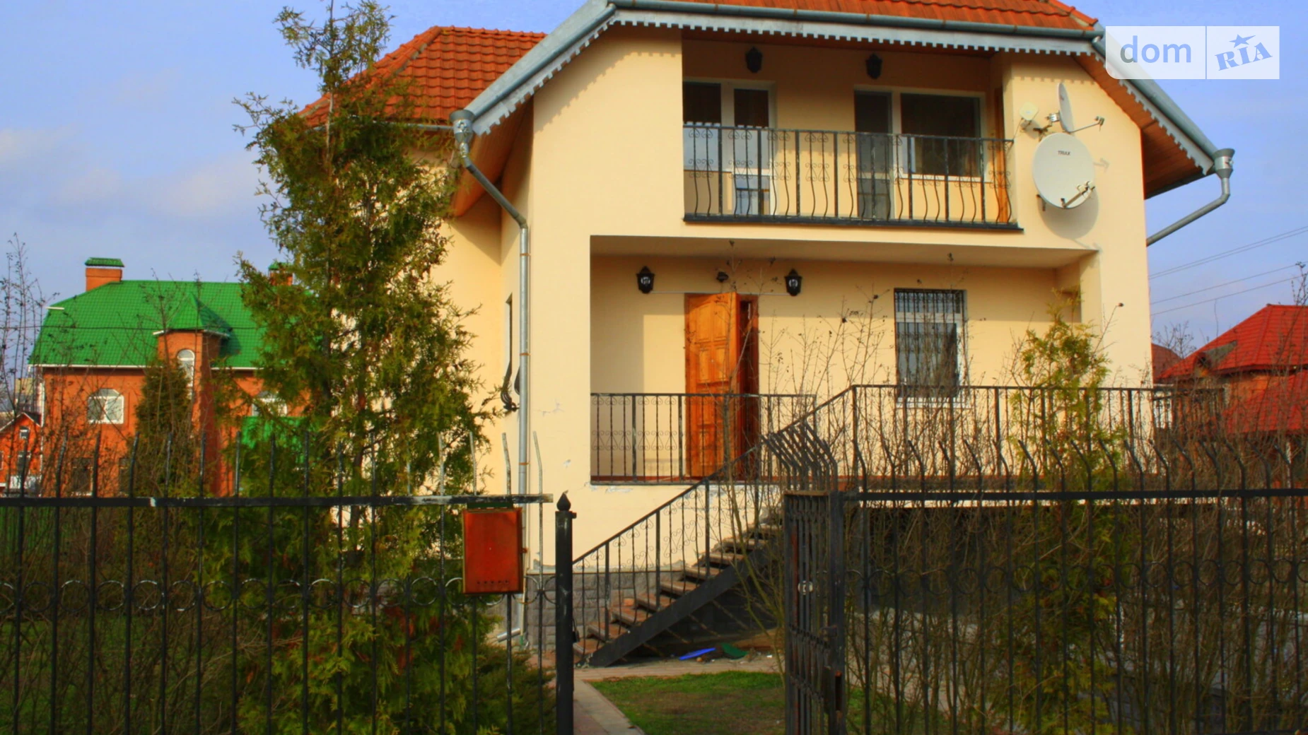 Сдается в аренду дом на 2 этажа 220 кв. м с камином, цена: 1200 $ - фото 3