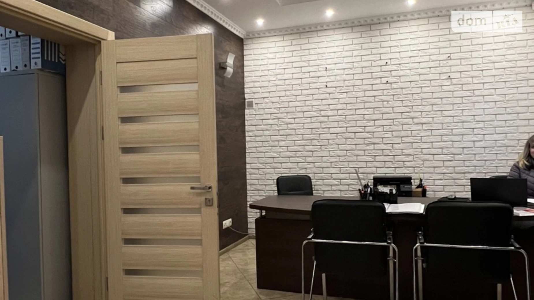 Продается офис 32.3 кв. м в бизнес-центре, цена: 65000 $ - фото 4