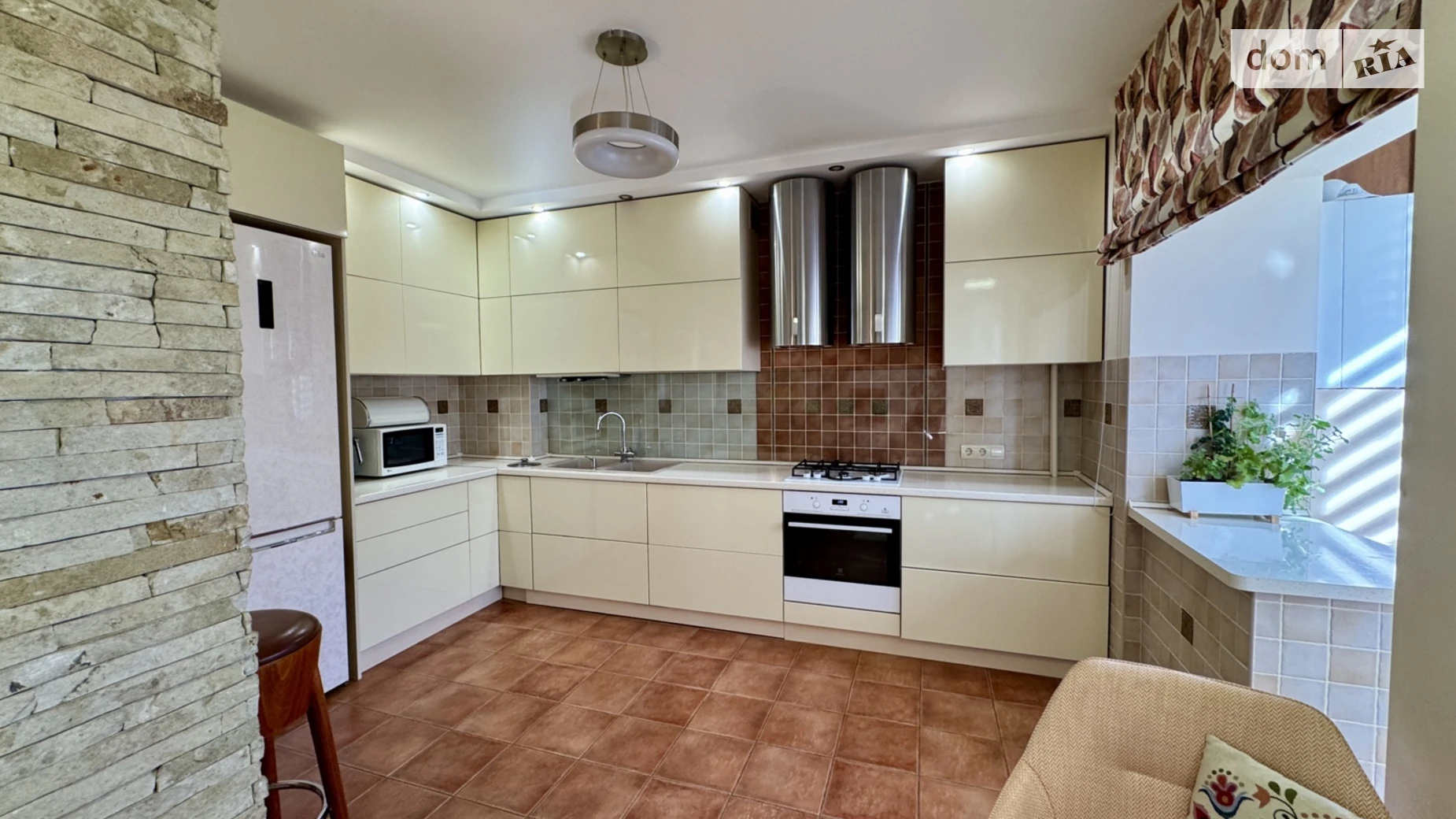 Продається 3-кімнатна квартира 90.2 кв. м у Хмельницькому, вул. Степана Бандери, 7/1 - фото 3