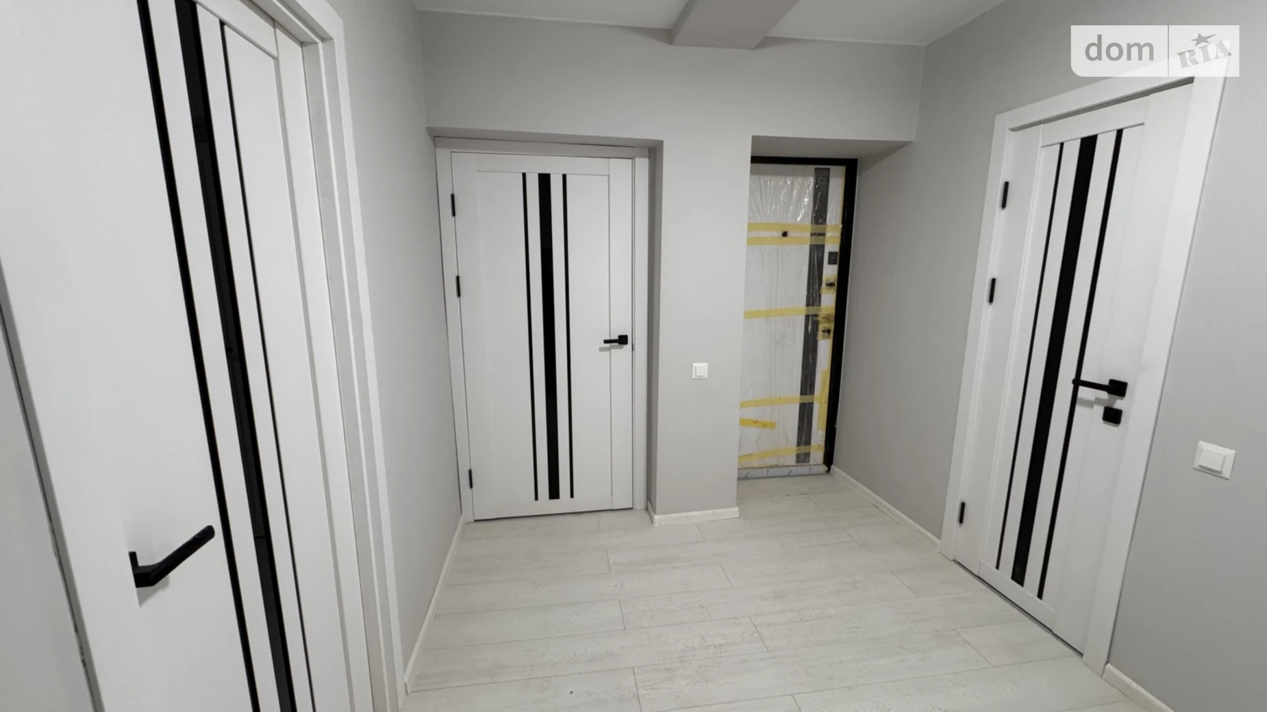 Продается 3-комнатная квартира 75 кв. м в Черновцах, ул. Сергея Скальда(Комарова Владимира), 28А - фото 4