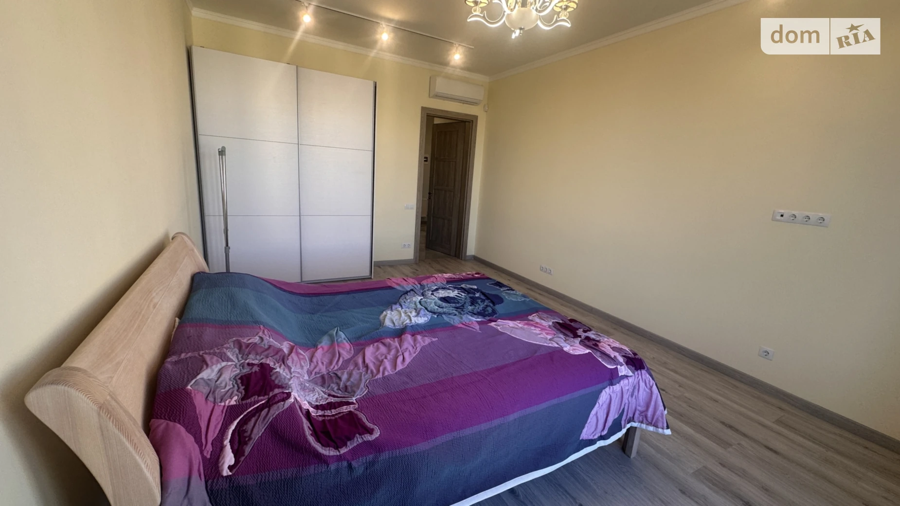 Продается 1-комнатная квартира 81 кв. м в Одессе, ул. Зоопарковая, 8В - фото 2