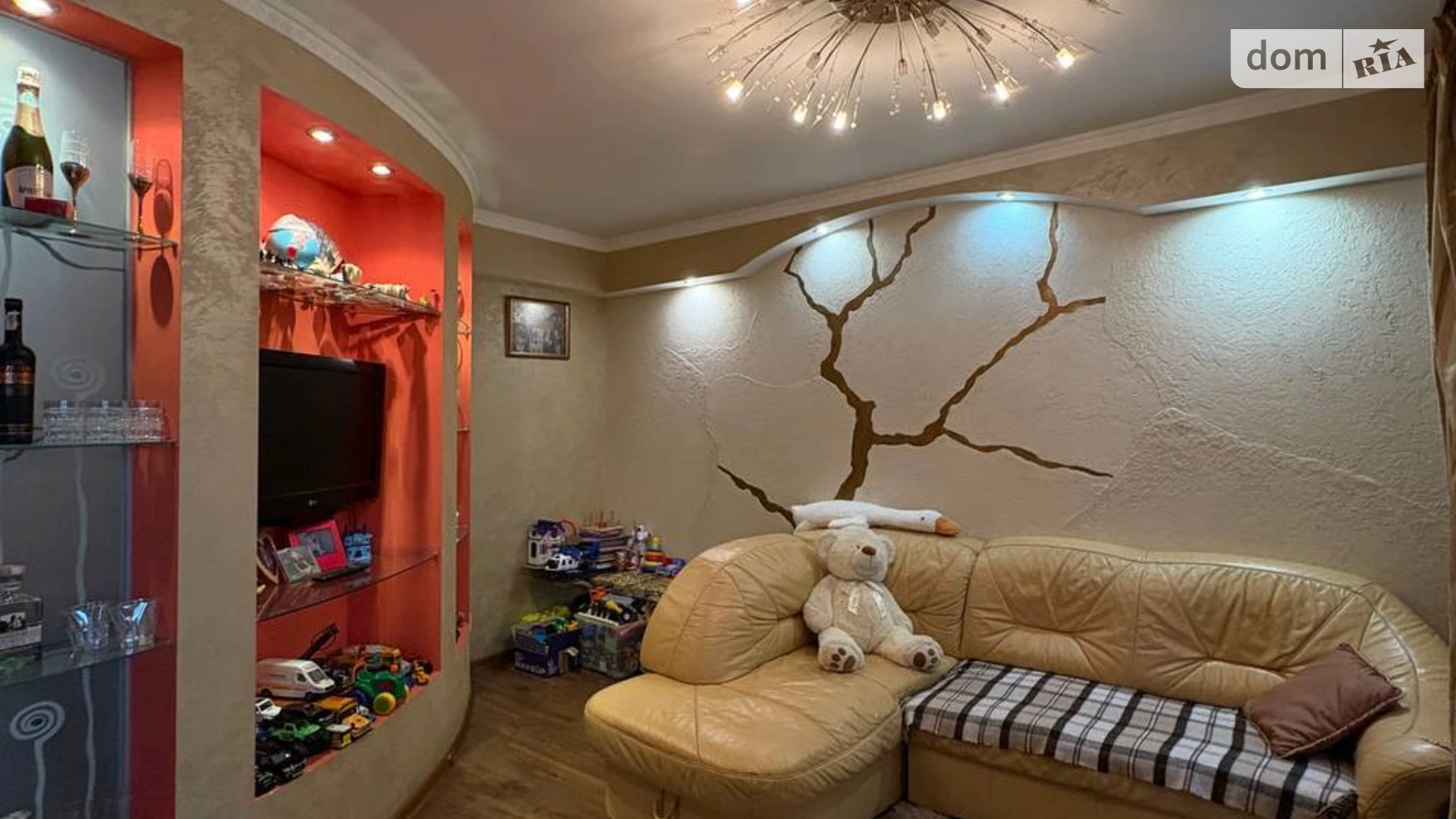 Продается 3-комнатная квартира 103.6 кв. м в Ровно, ул. Степана Бандеры, 33А - фото 2