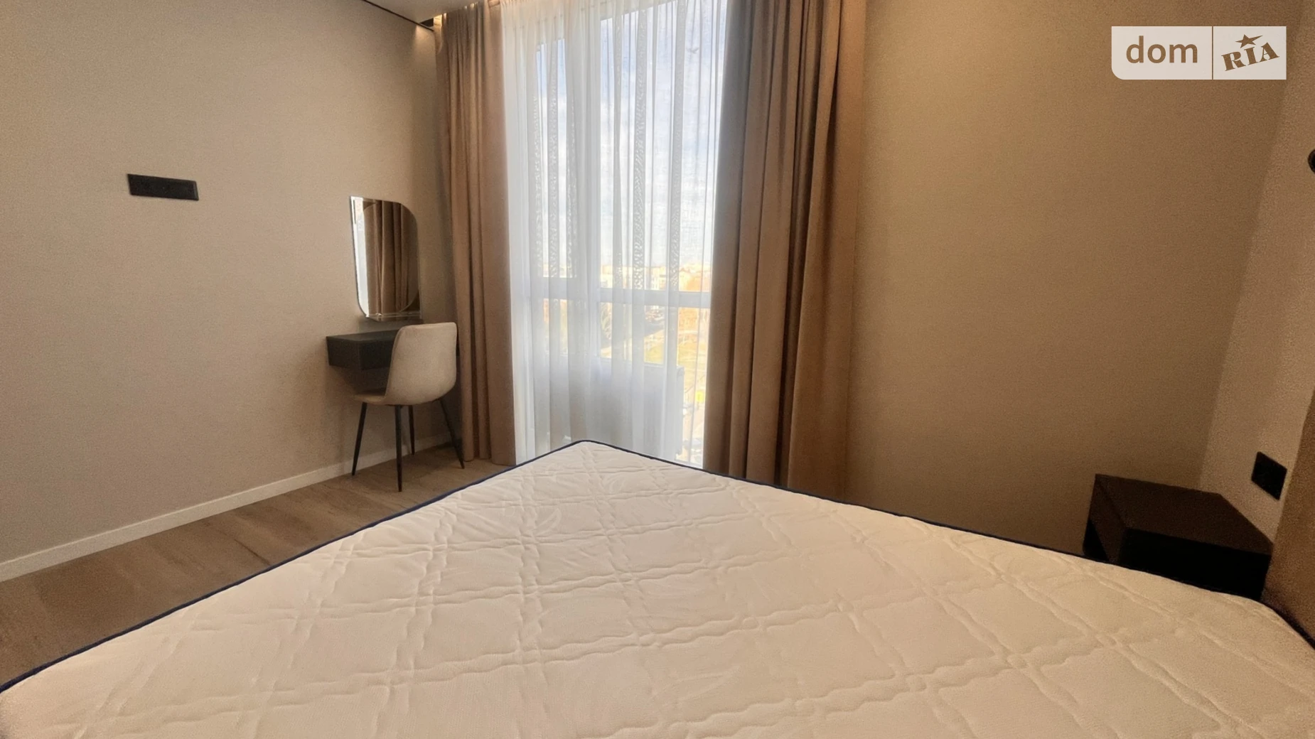 Продается 2-комнатная квартира 56 кв. м в Виннице, ул. Академика Янгеля, 54 - фото 2