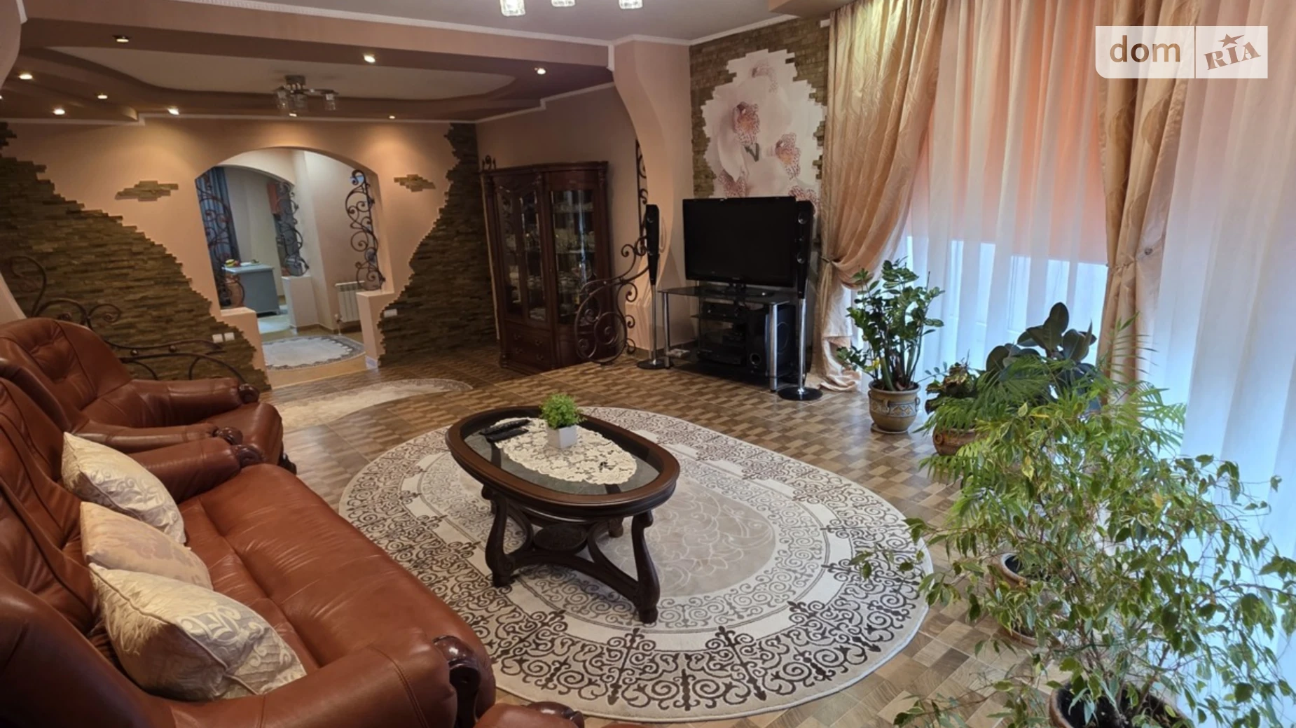 Продается дом на 2 этажа 167 кв. м с садом, цена: 265000 $ - фото 2