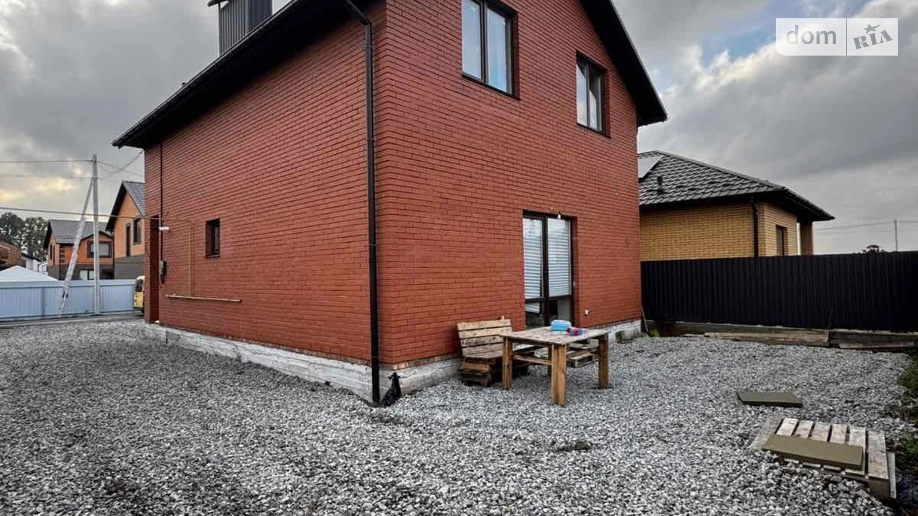 Продается дом на 2 этажа 110 кв. м с бассейном, цена: 130000 $ - фото 3